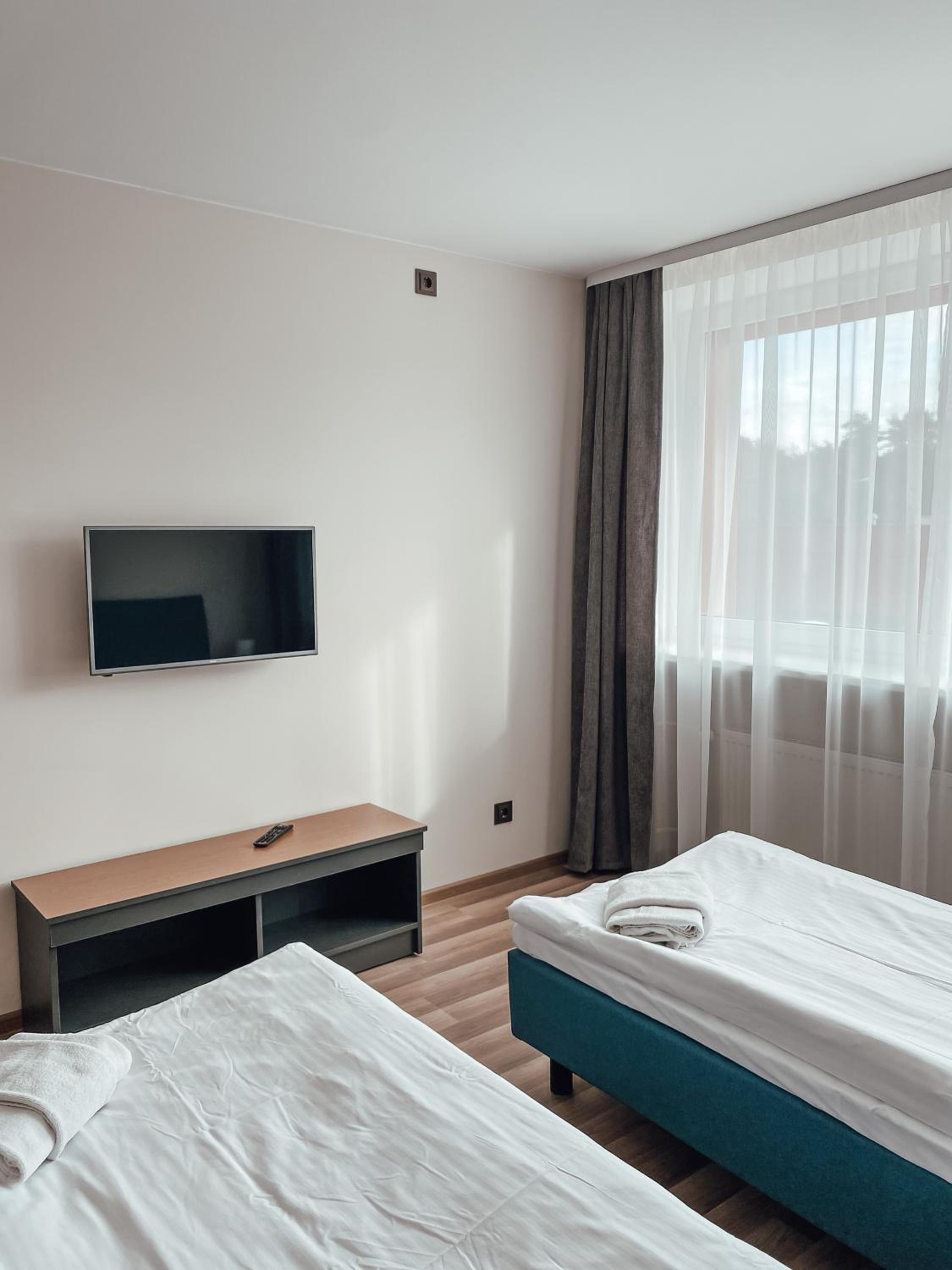 Twin Room - Photo 5