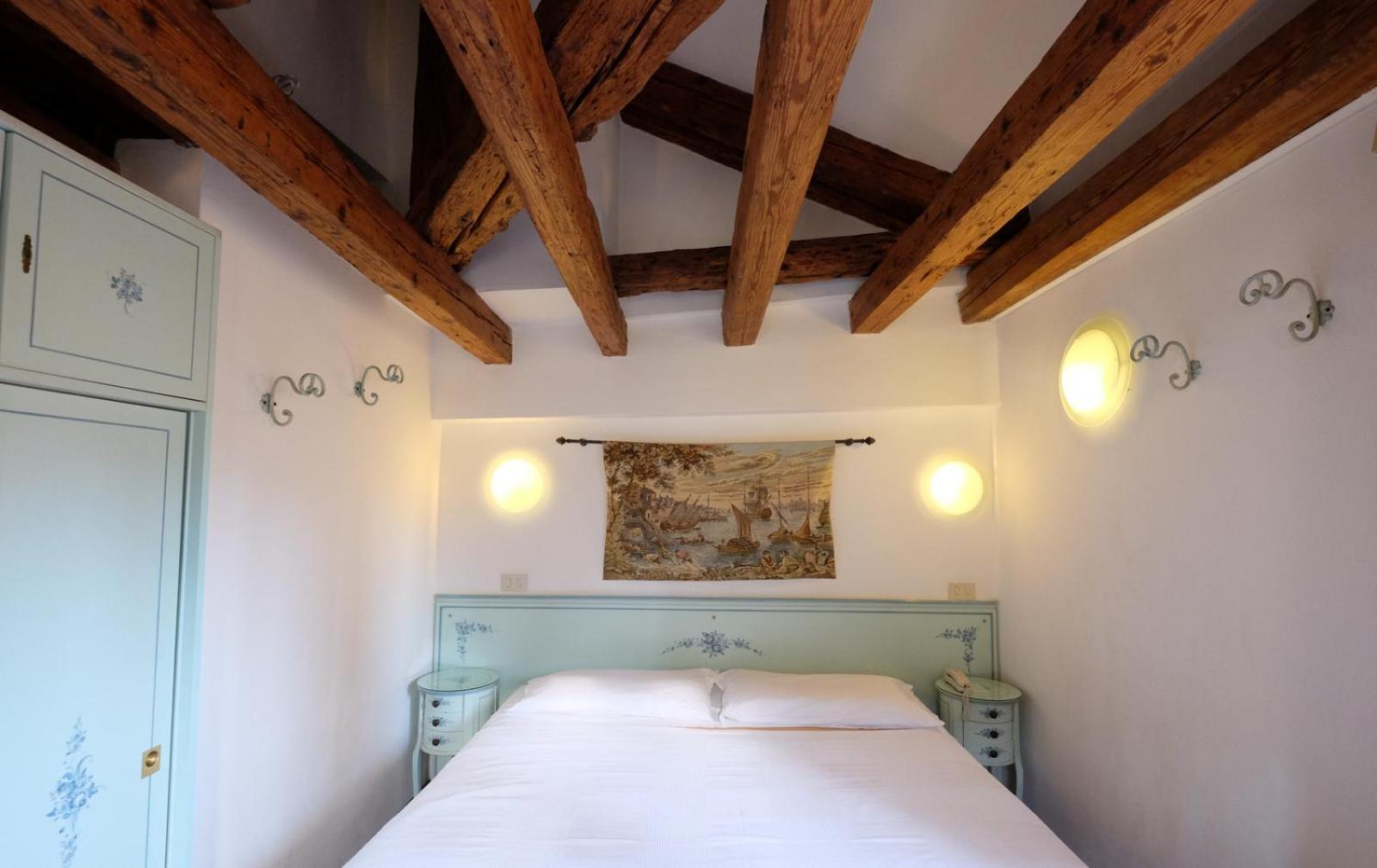 Standard Double or Twin Room photo 1