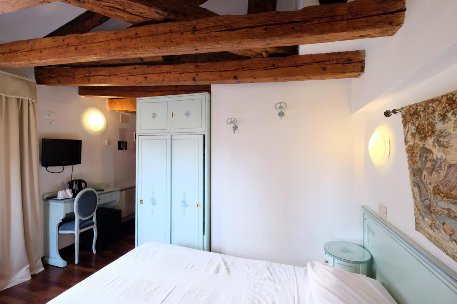 Standard Double or Twin Room photo 3