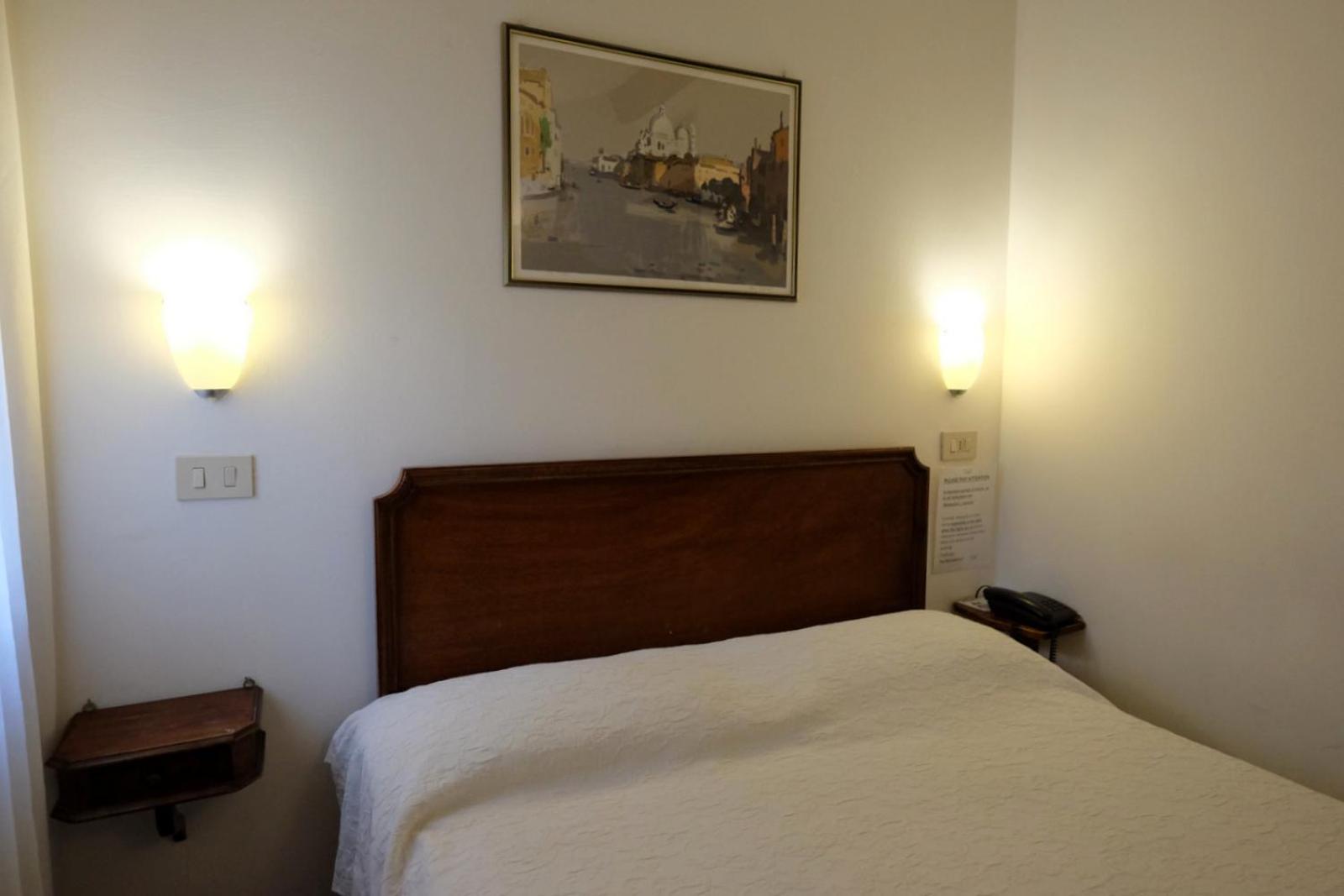Economy Double Room photo 2