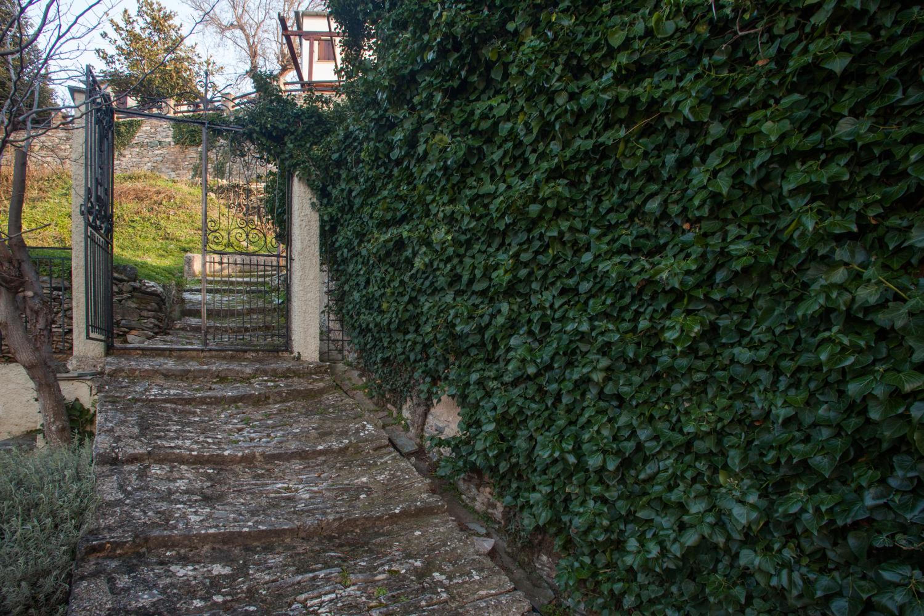 Villa photo 2