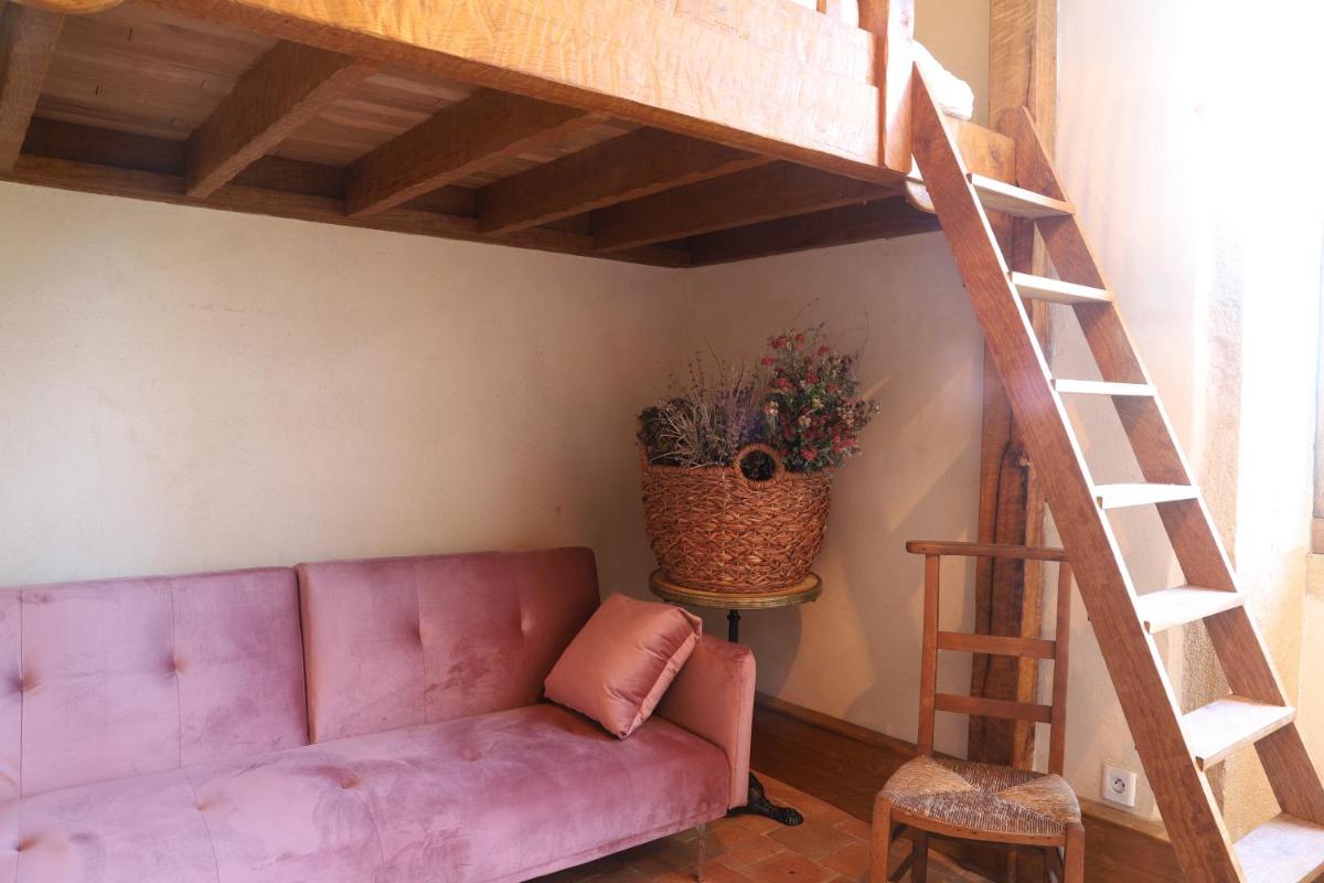 Family Room with Private Bathroom - Photo 3