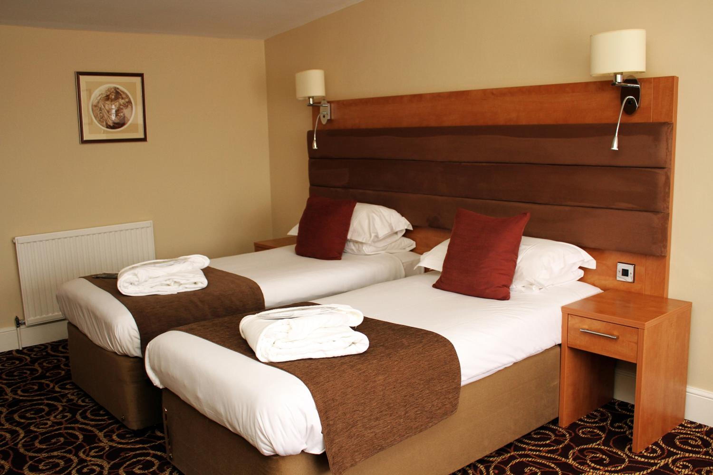 Standard Twin Room - Photo 2