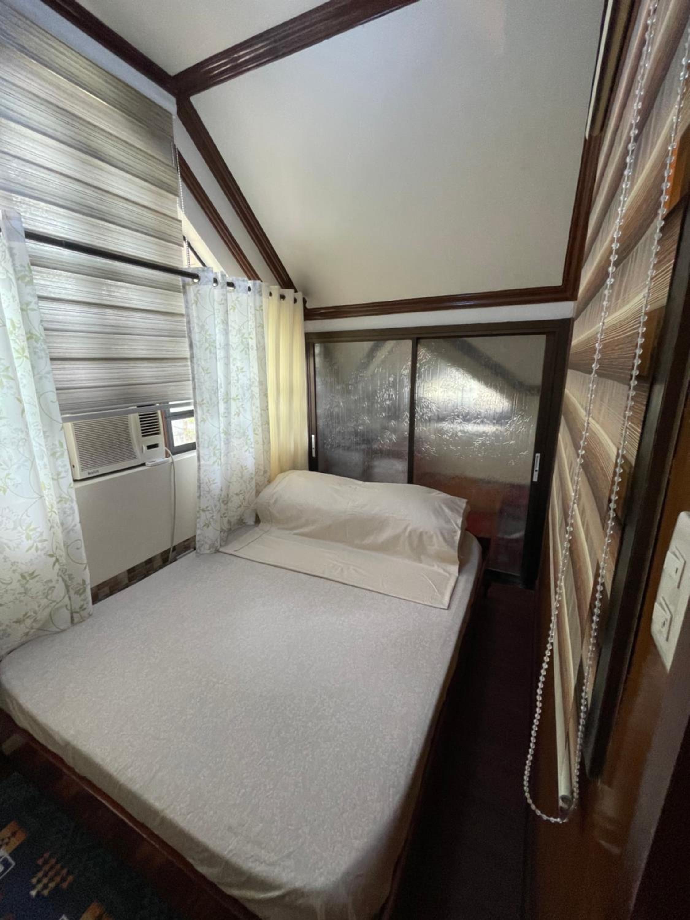 Three-Bedroom House - Photo 34