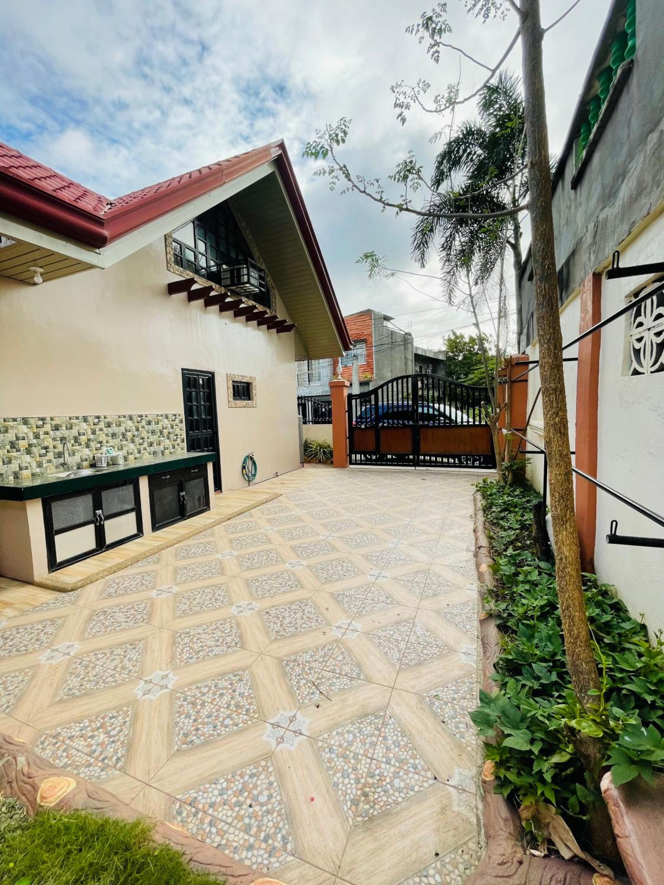 Three-Bedroom House - Photo 11