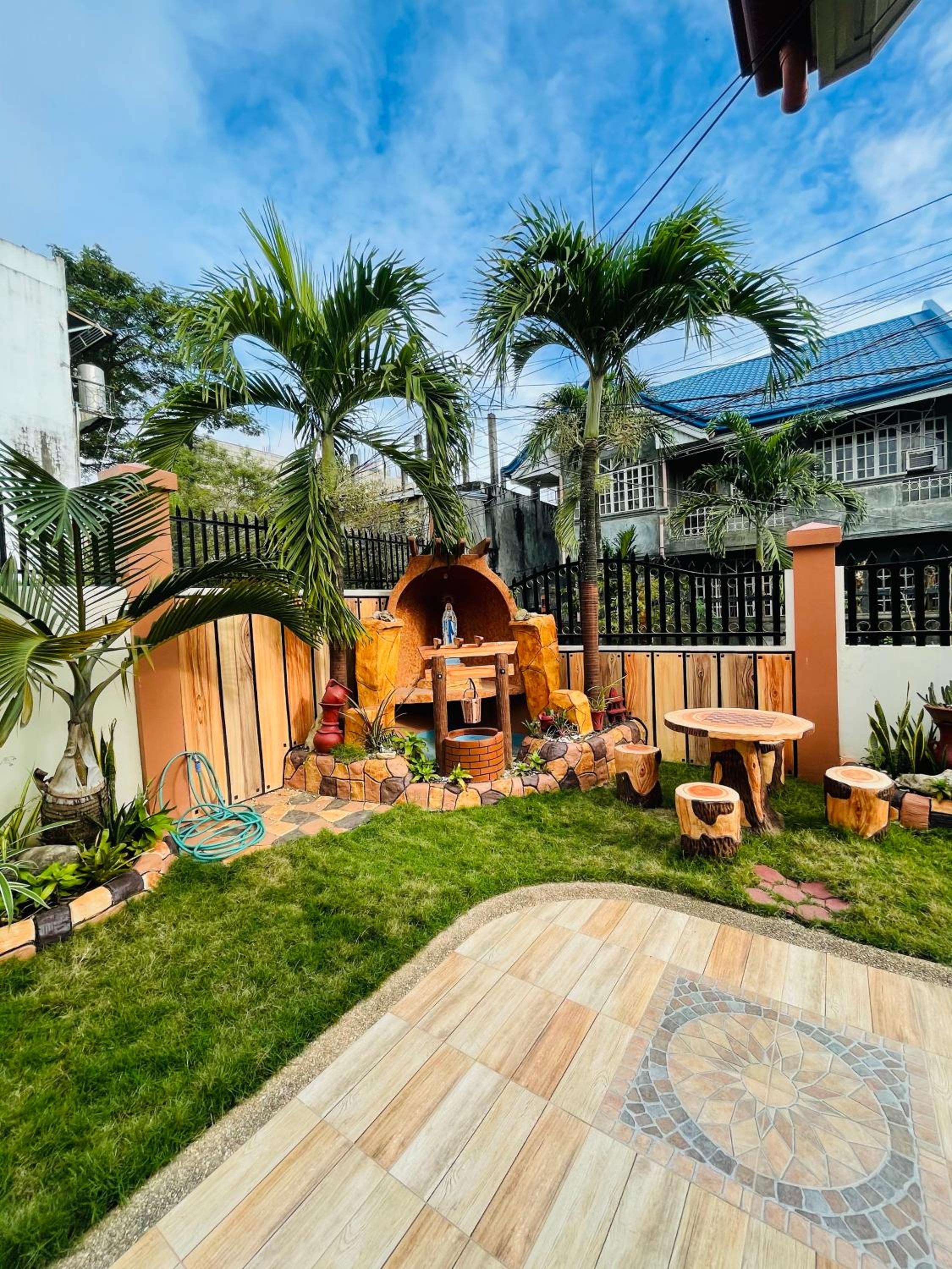 Three-Bedroom House - Photo 3