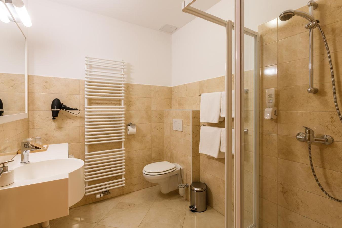 Double Room with Patio photo 2