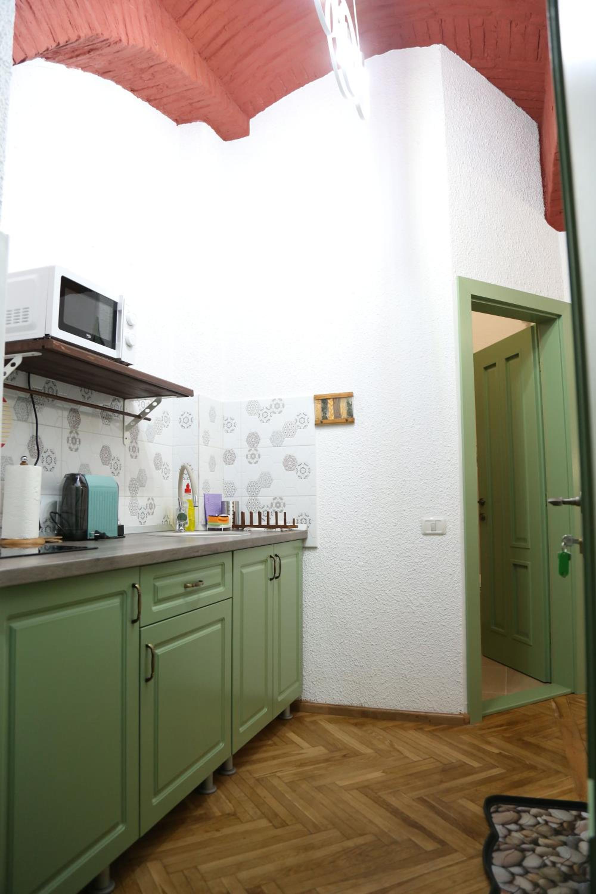 Deluxe Double Room (2 Adults + 1 Child) - Photo 6