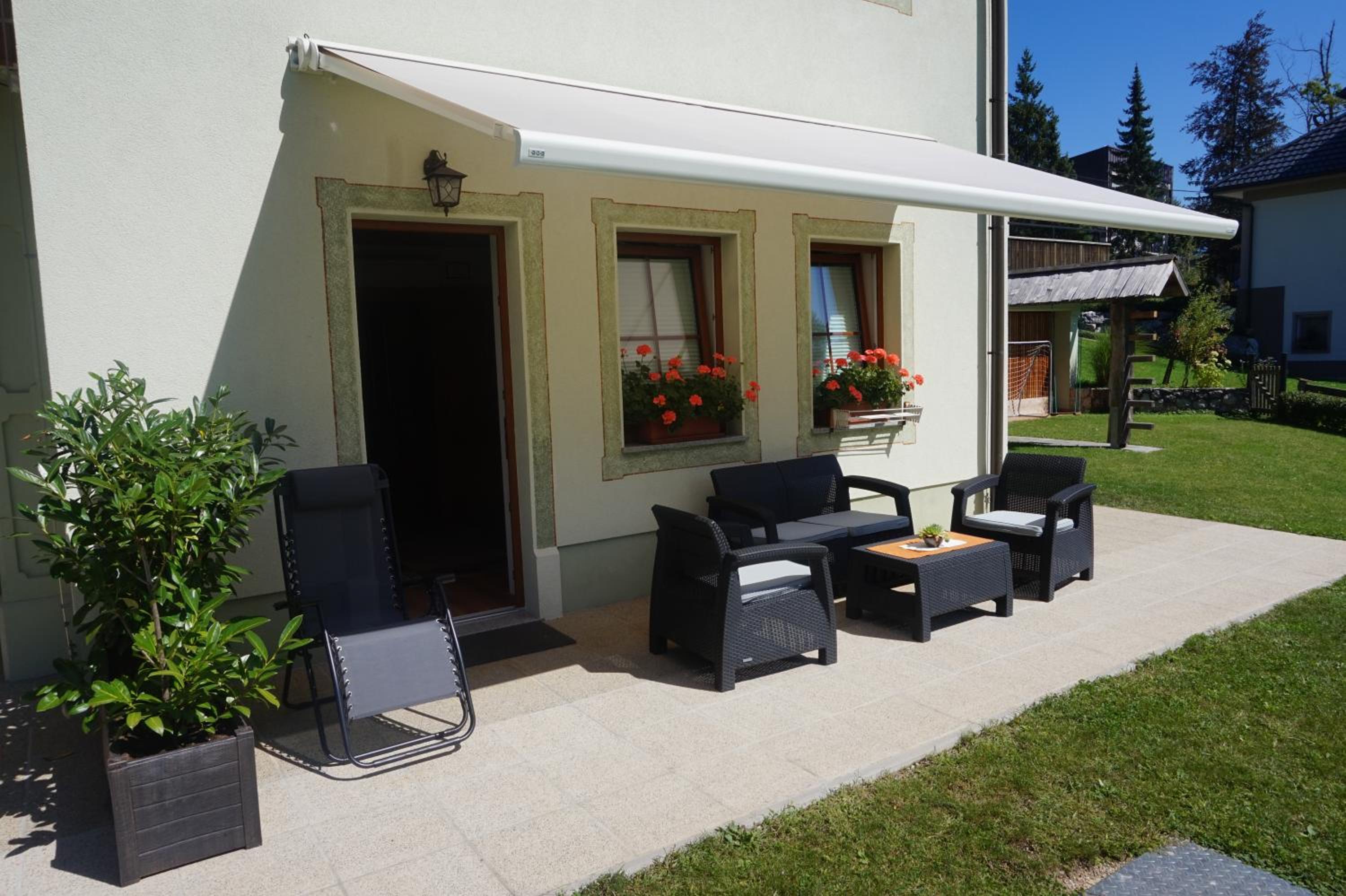 Family Room with Terrace photo 3