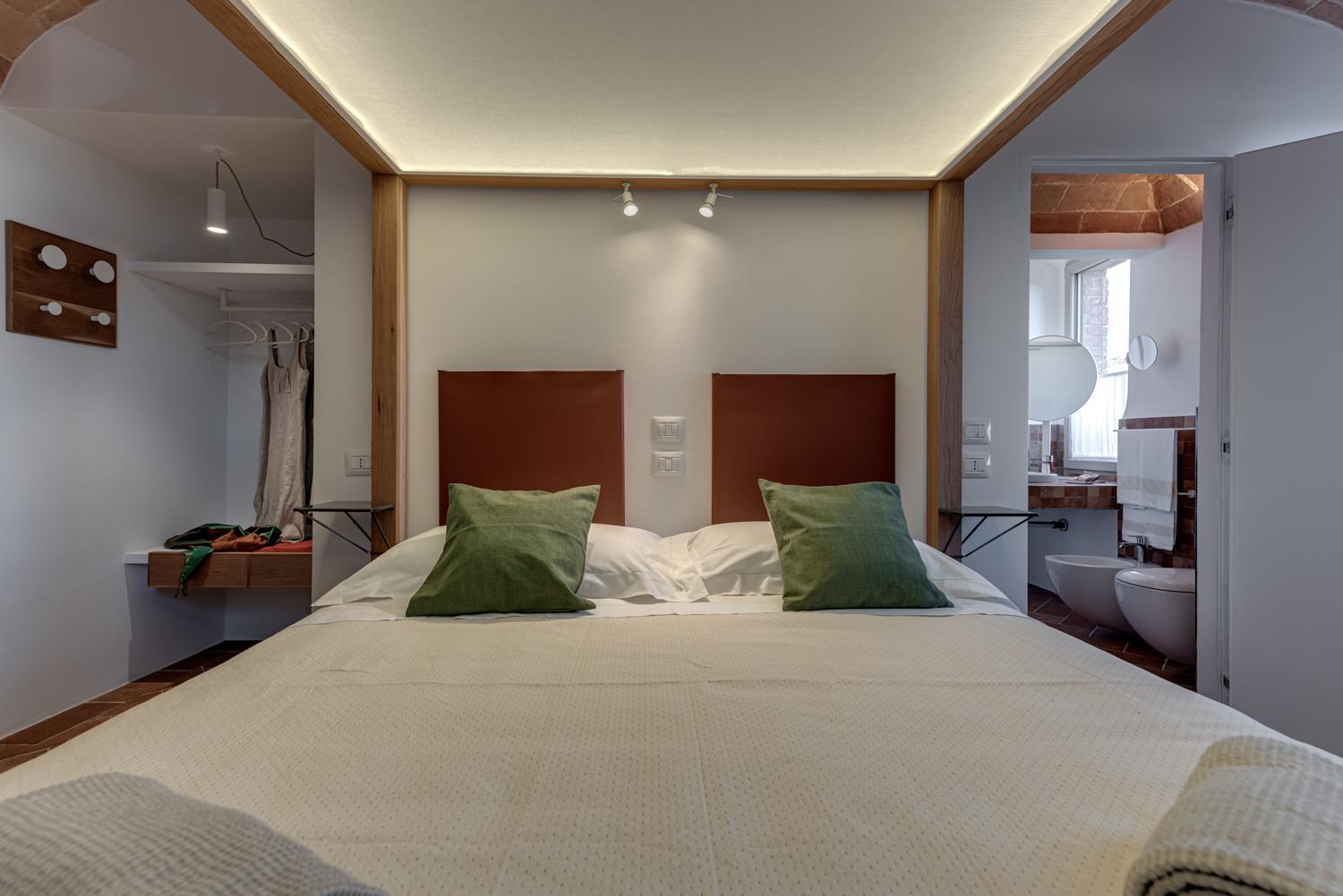 Standard Double Room photo 2