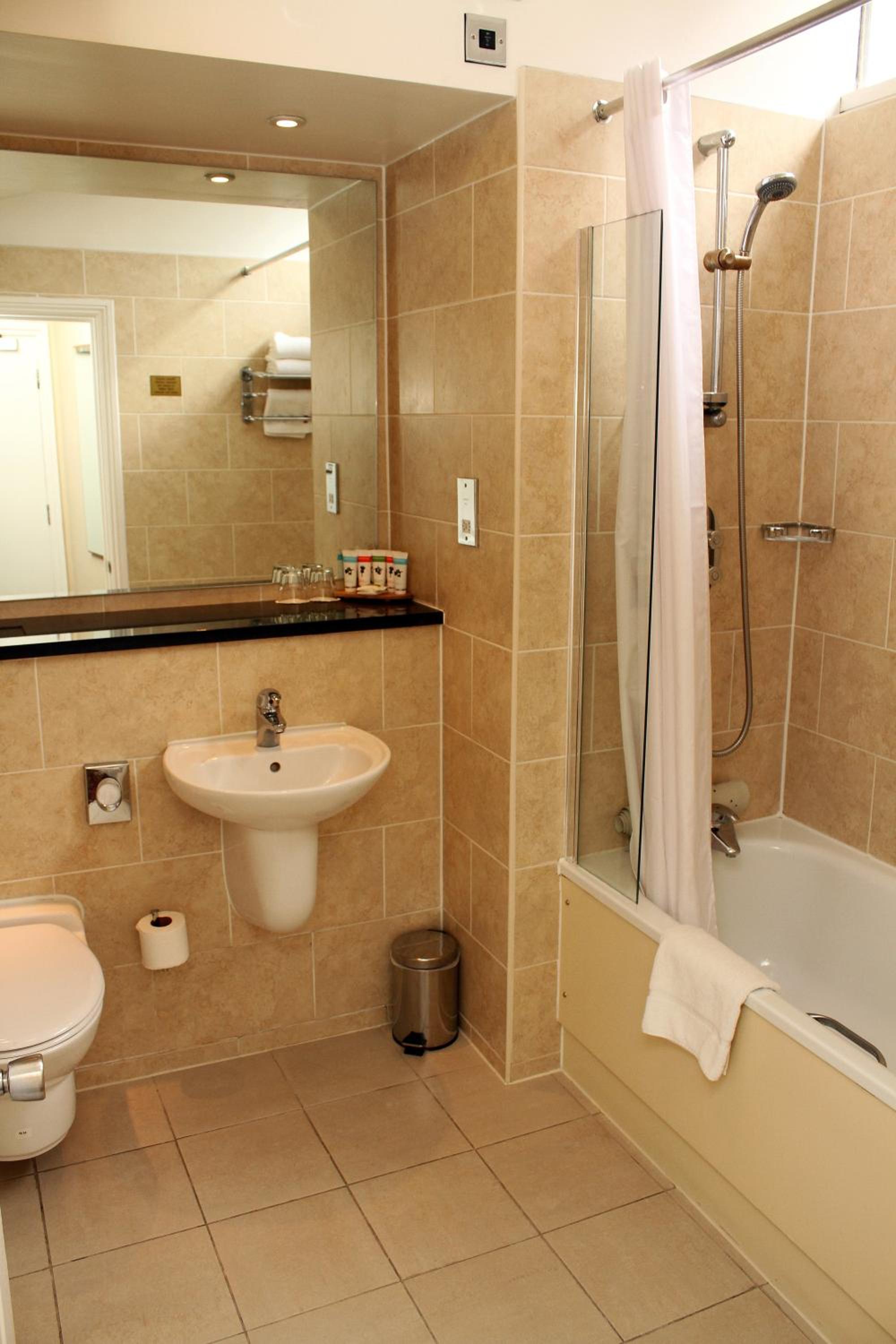 Standard Twin Room - Photo 4