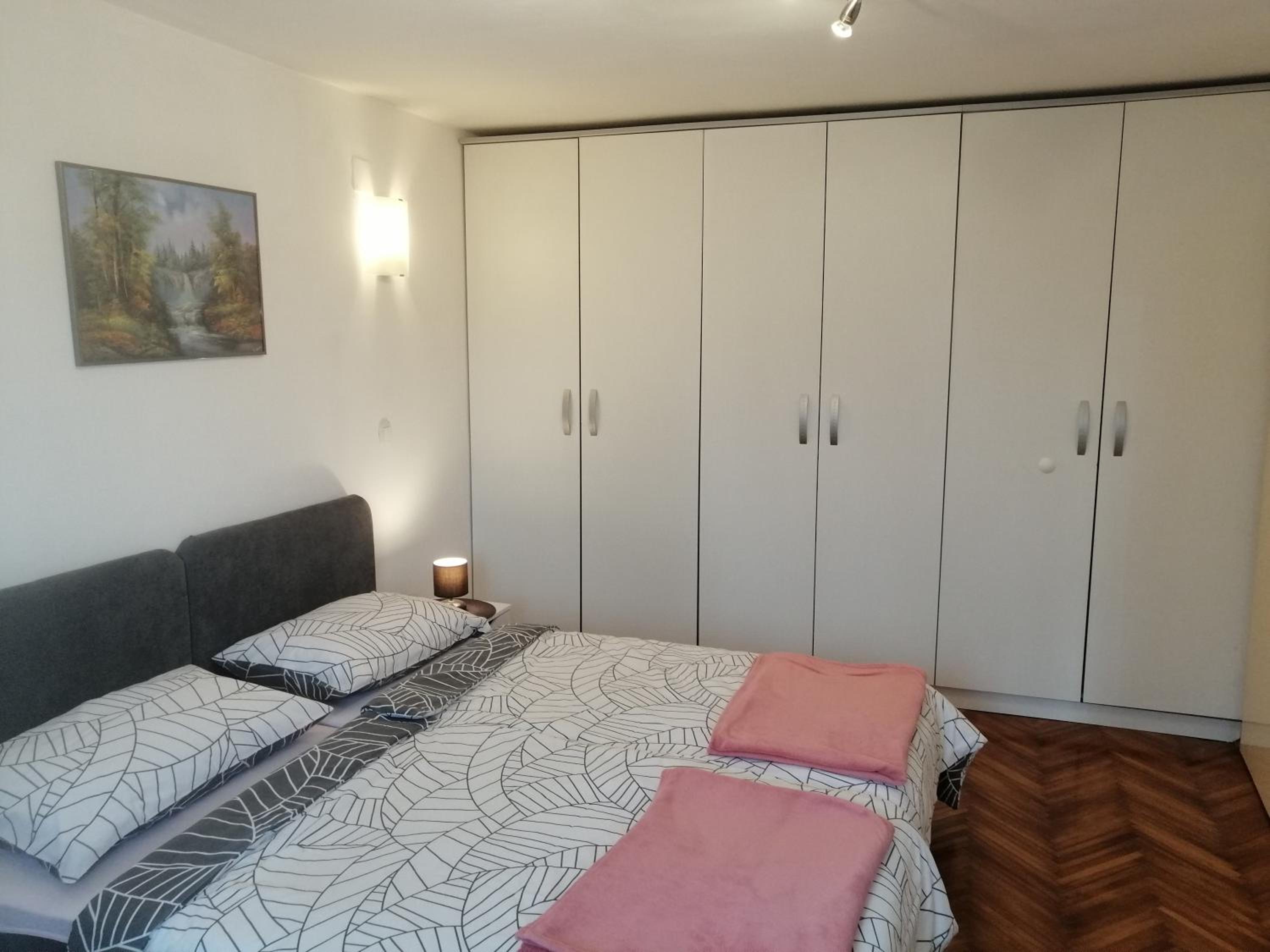 One-Bedroom Apartment - Photo 34