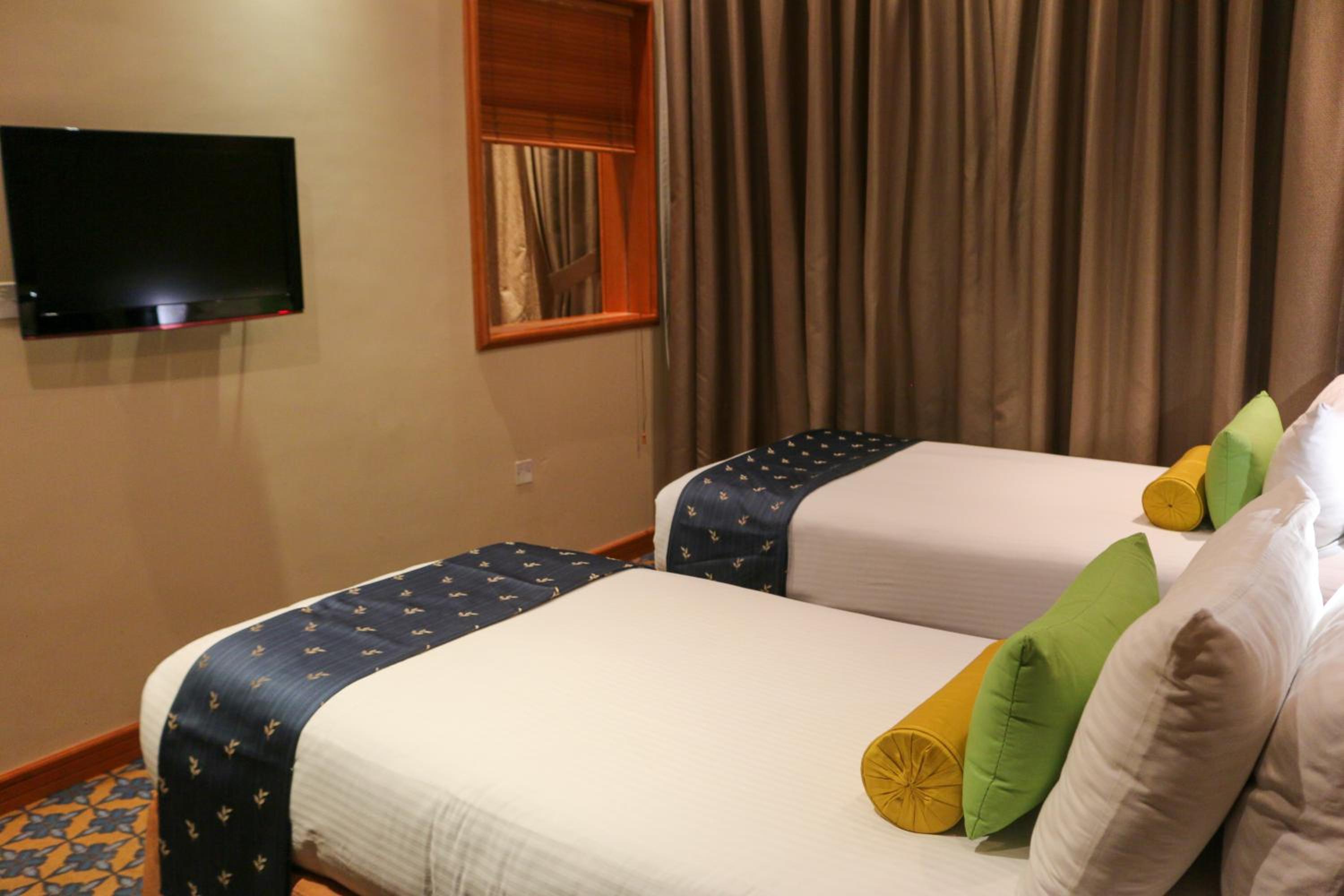 One-Bedroom Suite - Photo 3