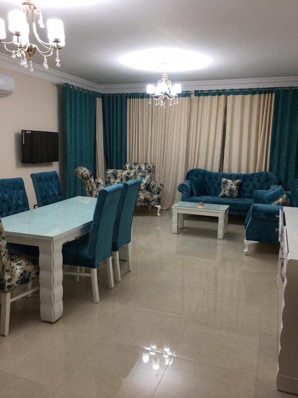 Apartment with Lake View