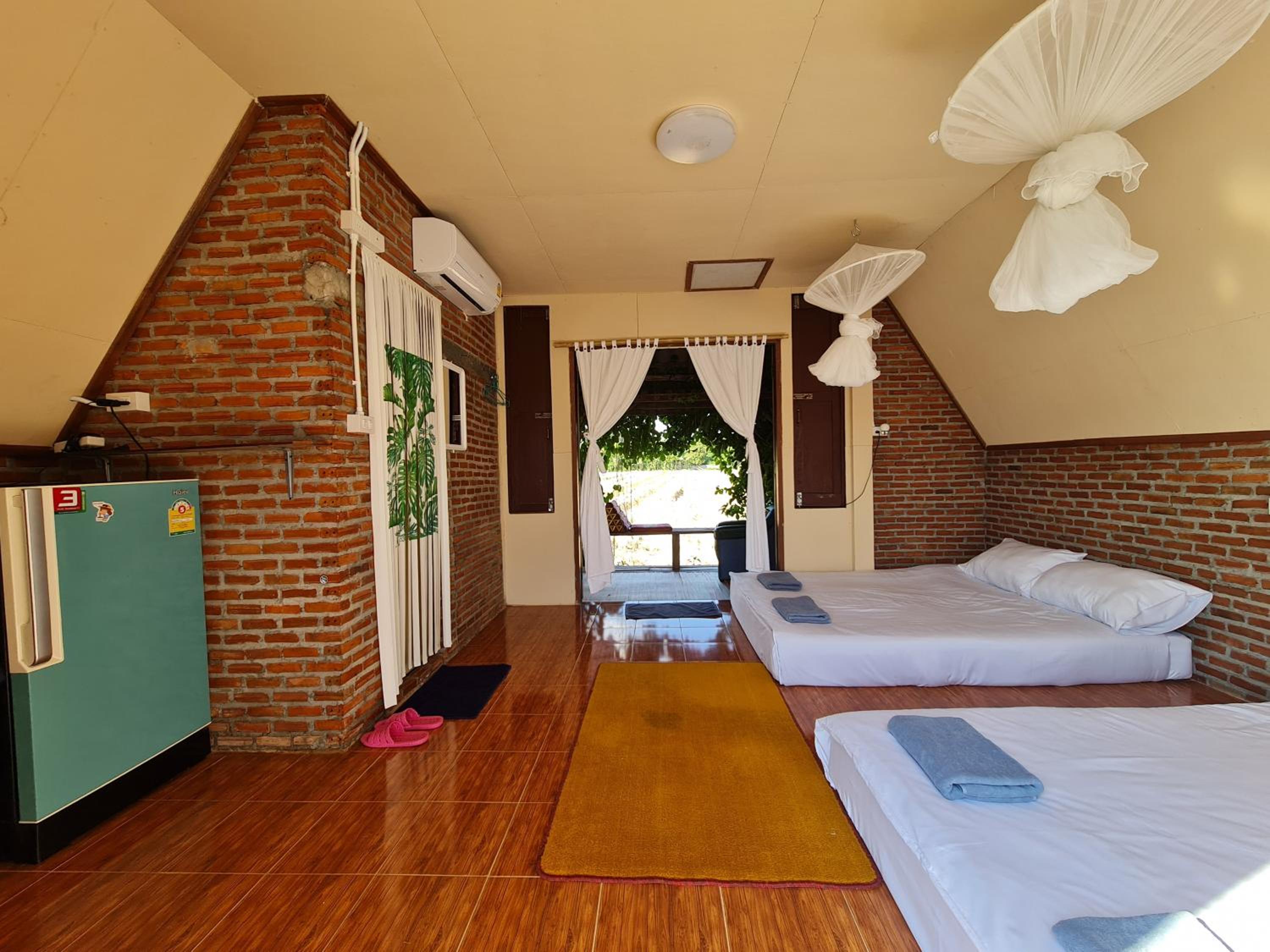 Quadruple Room with Mountain View - Photo 13