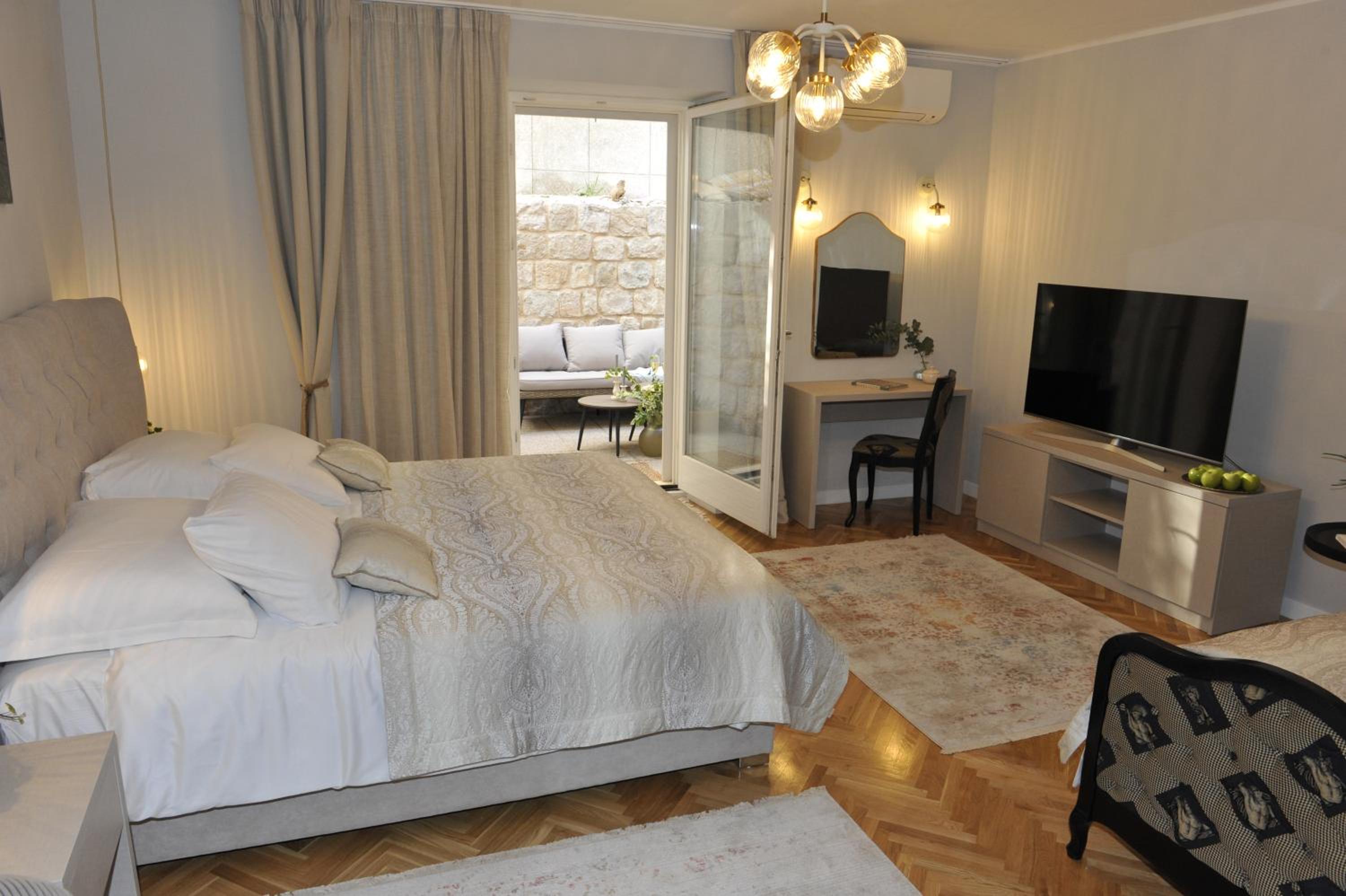 Triple Room with Terrace