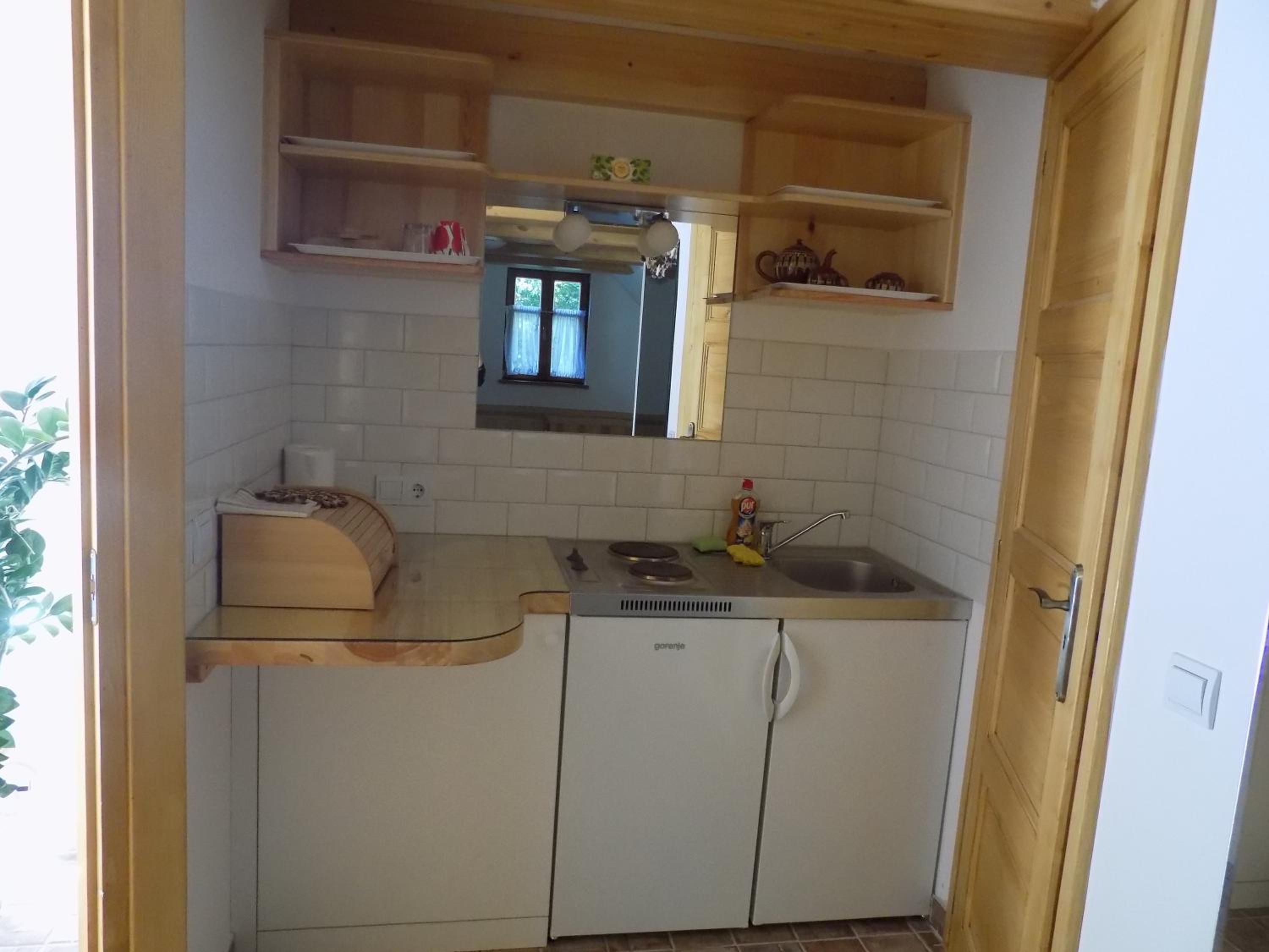 One-Bedroom Apartment - Photo 3