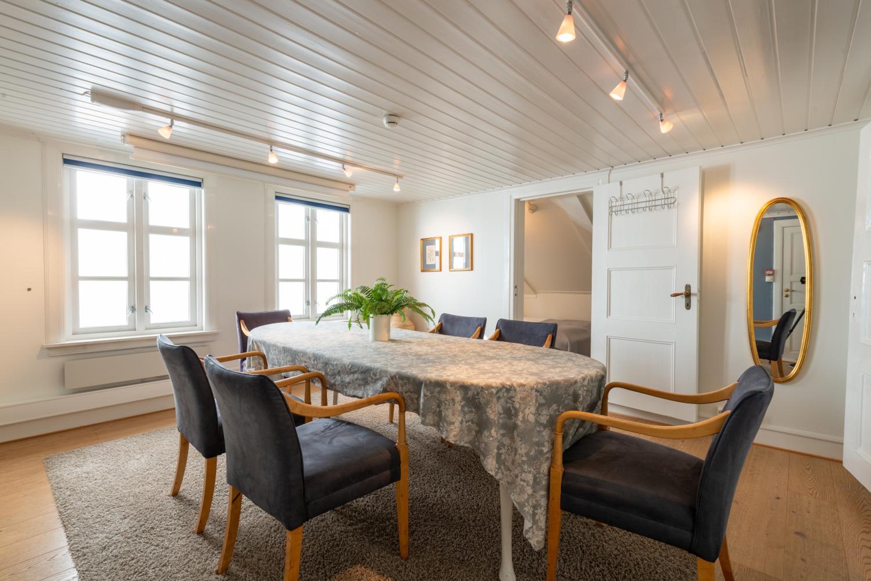 Family Room - Photo 9