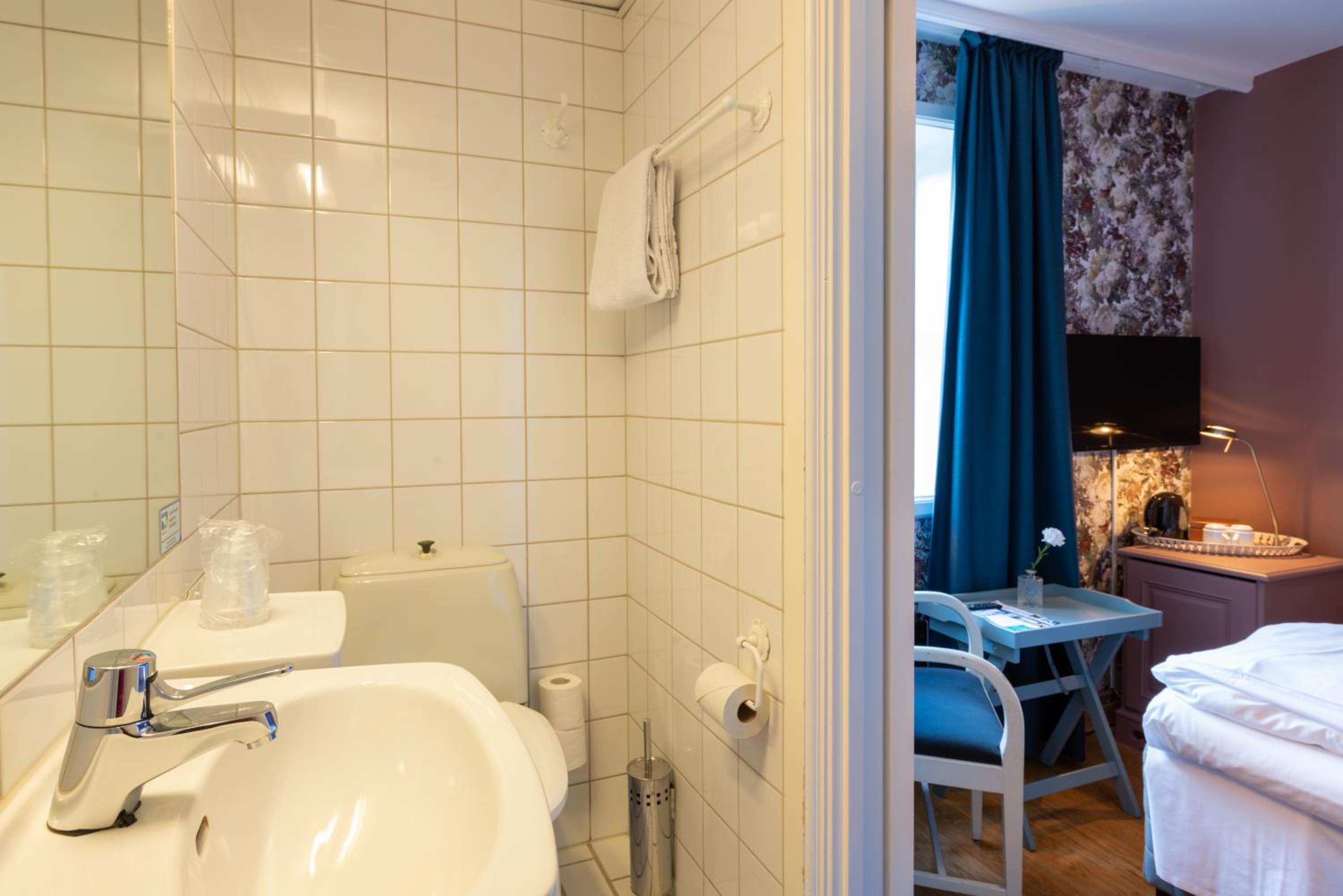 Single Room - Photo 2