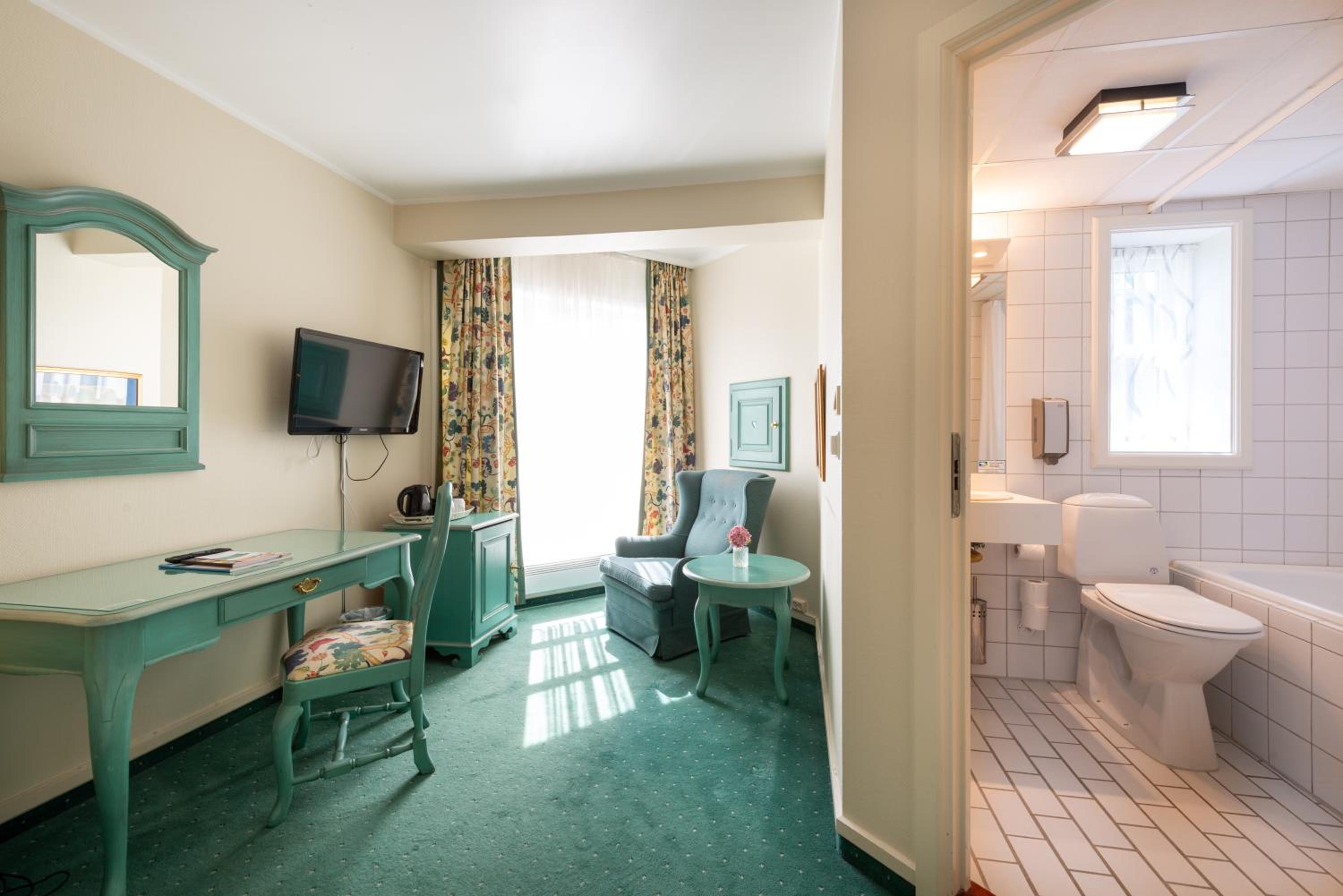 Twin Room - Photo 5