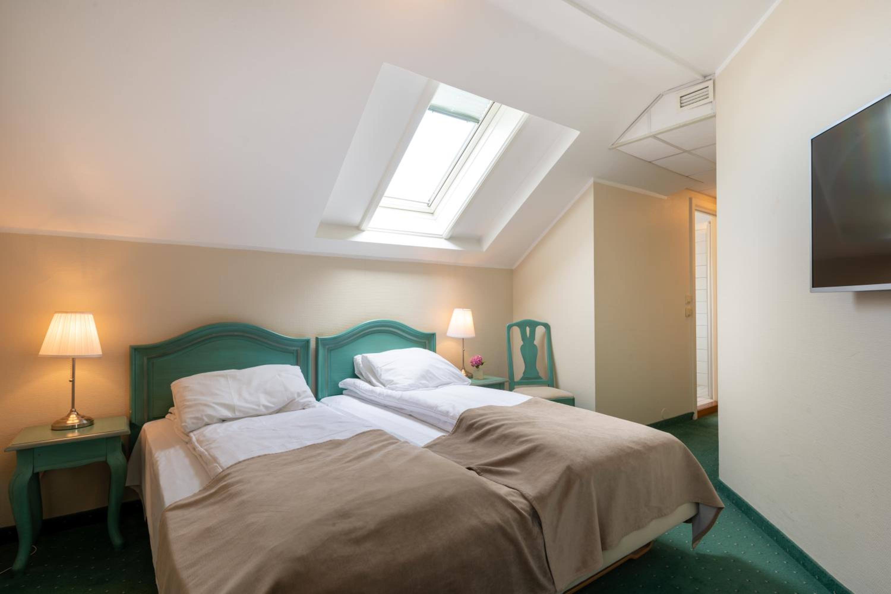 Small Double Room - Photo 4