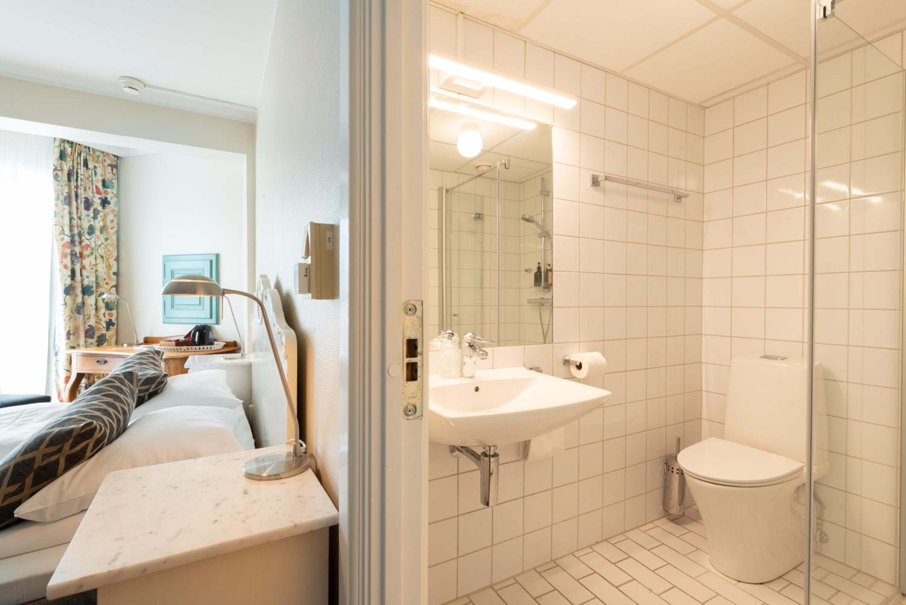 Small Double Room - Photo 8