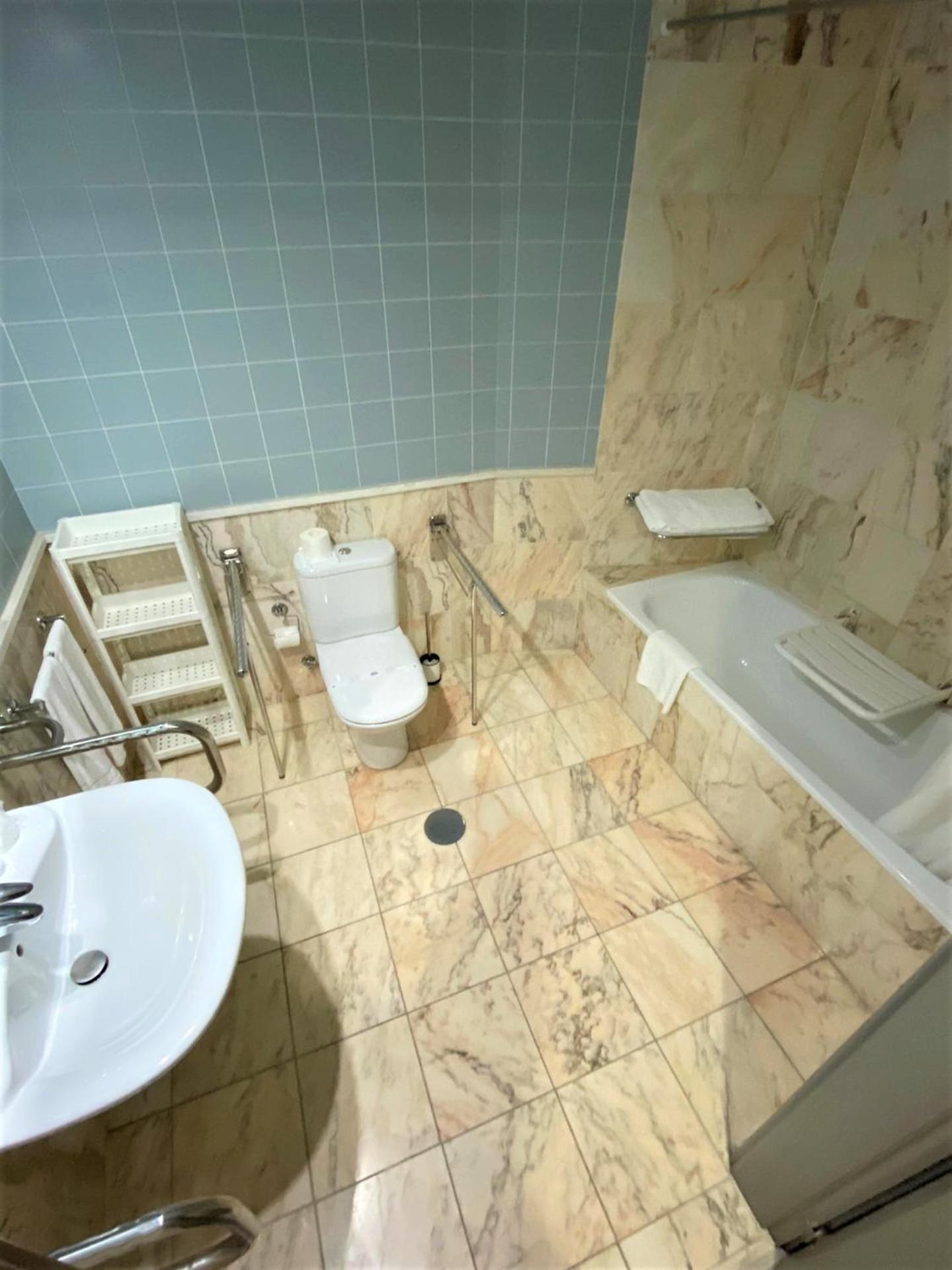 Double or Twin Room - Disability Access - Photo 10