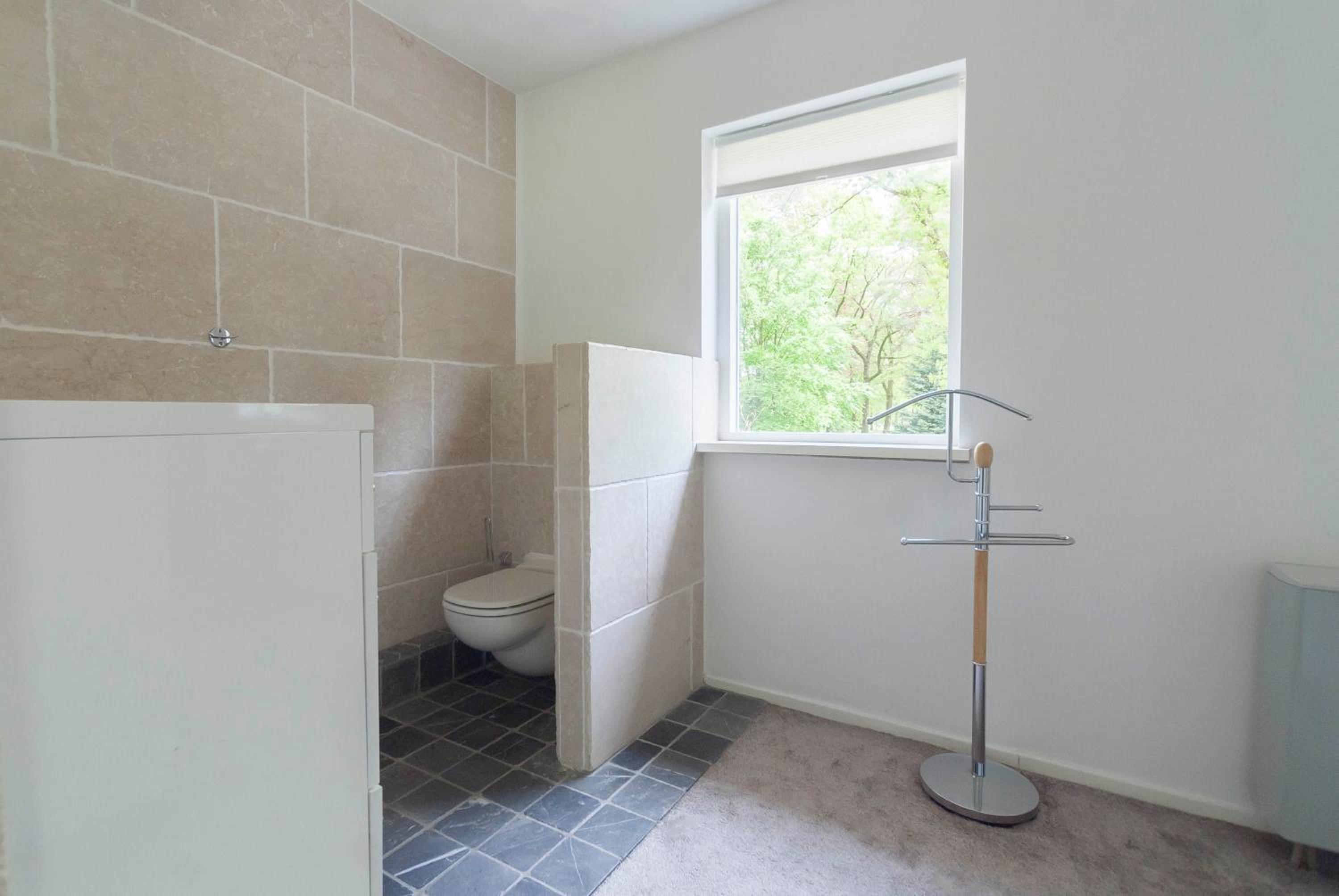 Double Room with Private Bathroom - Photo 8