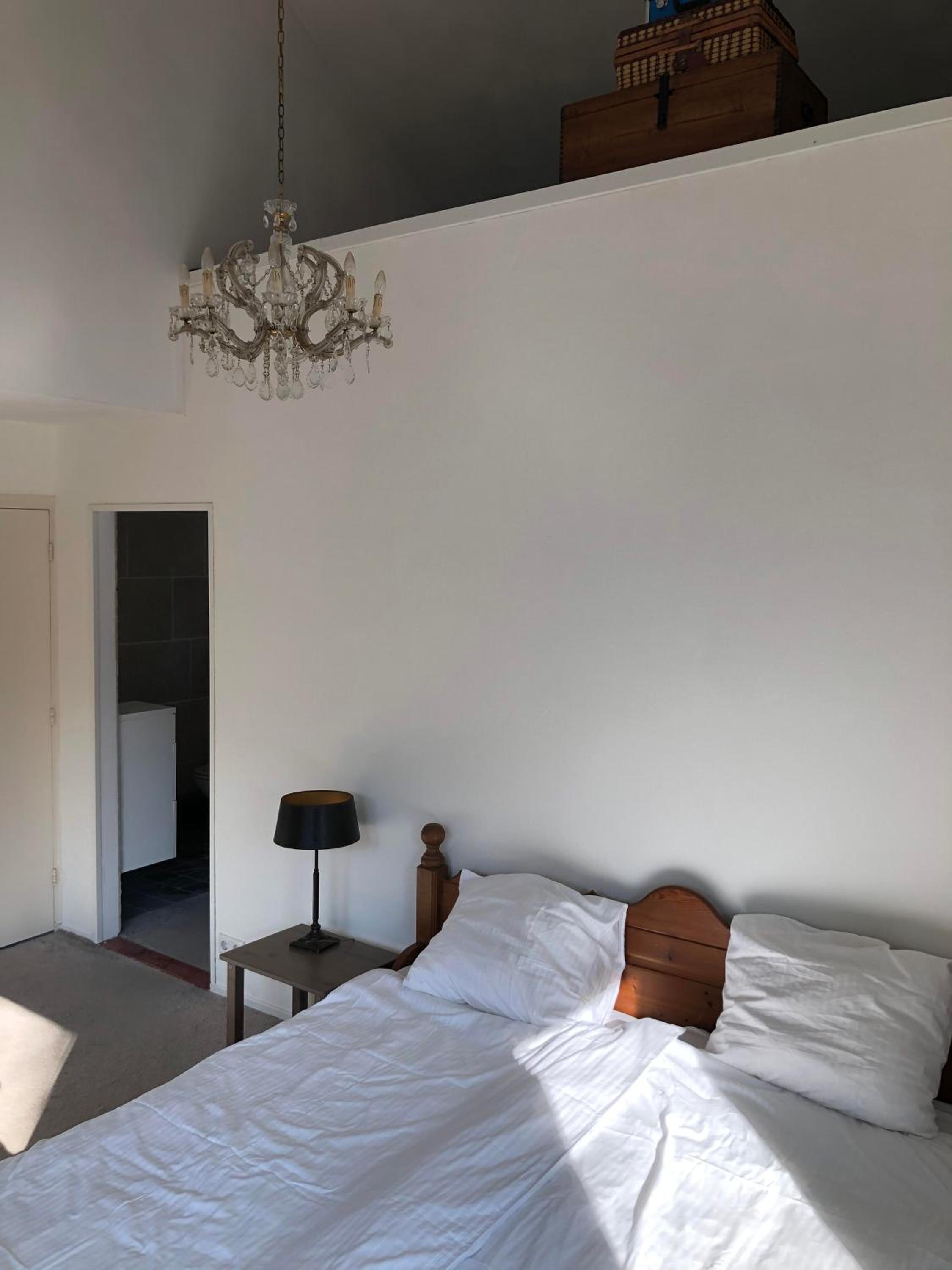 Double Room with Private Bathroom - Photo 9