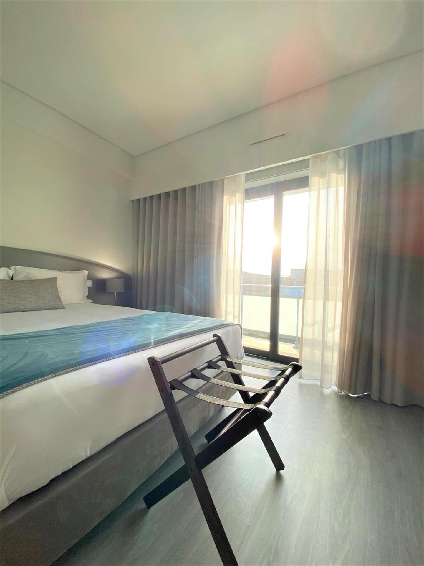 Double Room with Balcony - Photo 3