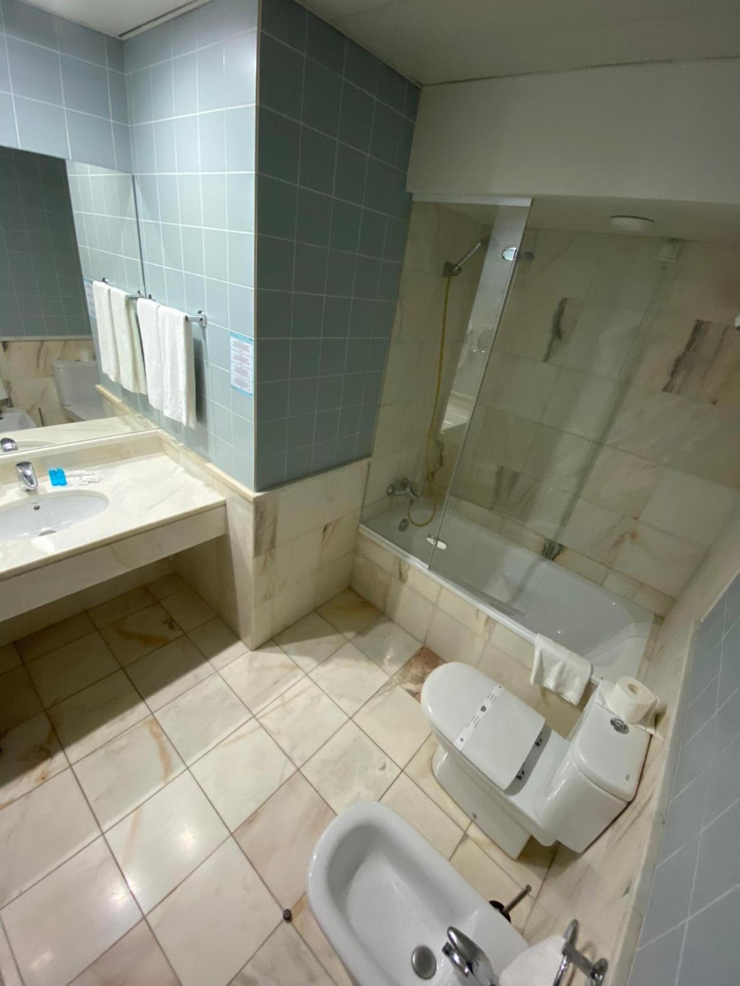 Double or Twin Room - Photo 13