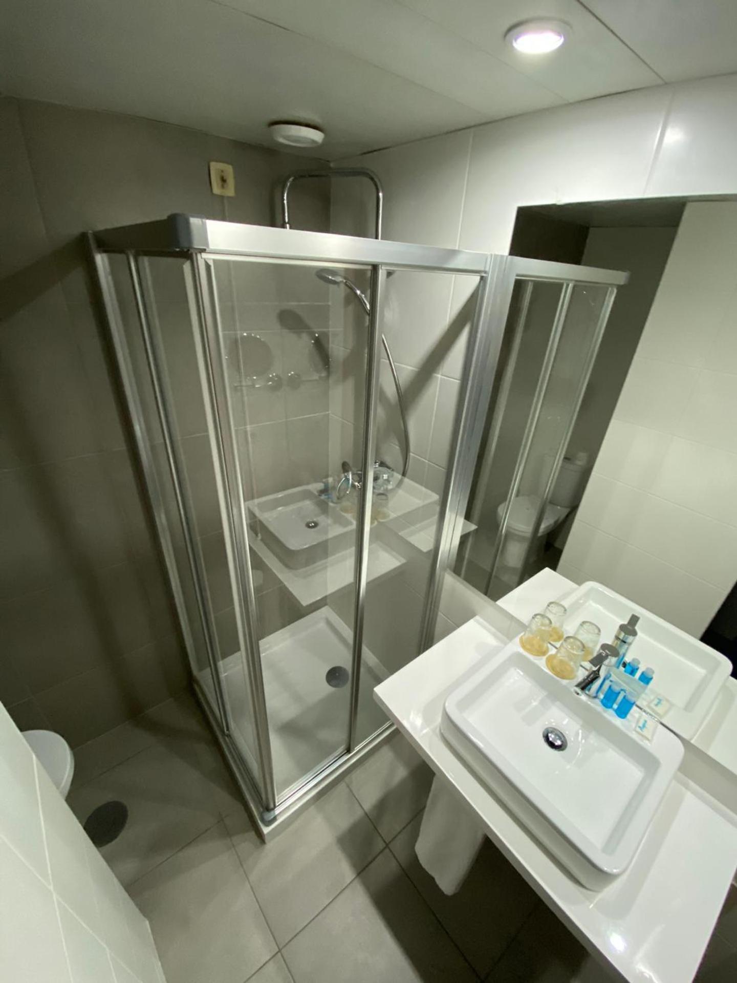 Double or Twin Room - Photo 2