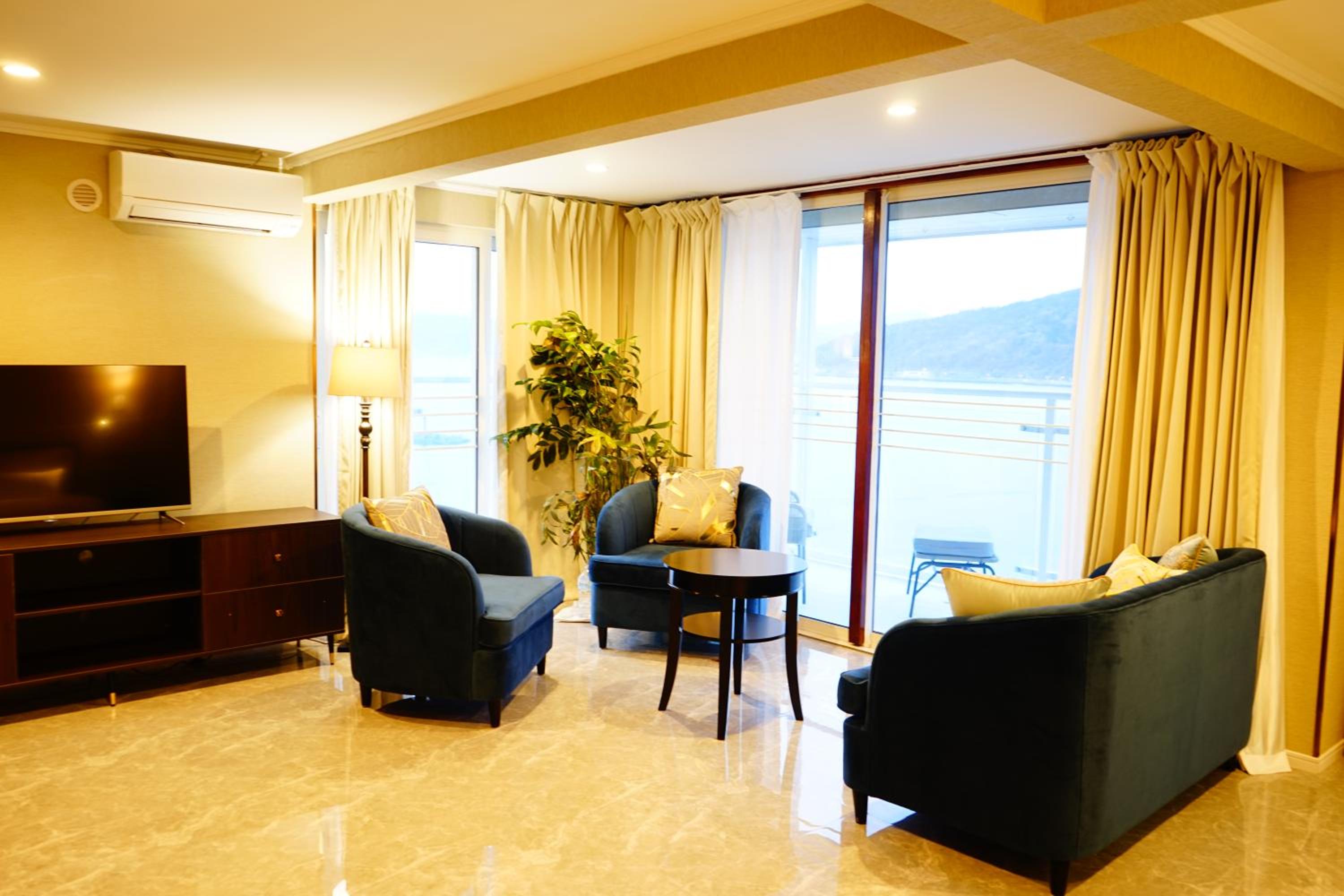King Room with Sea View - Photo 1