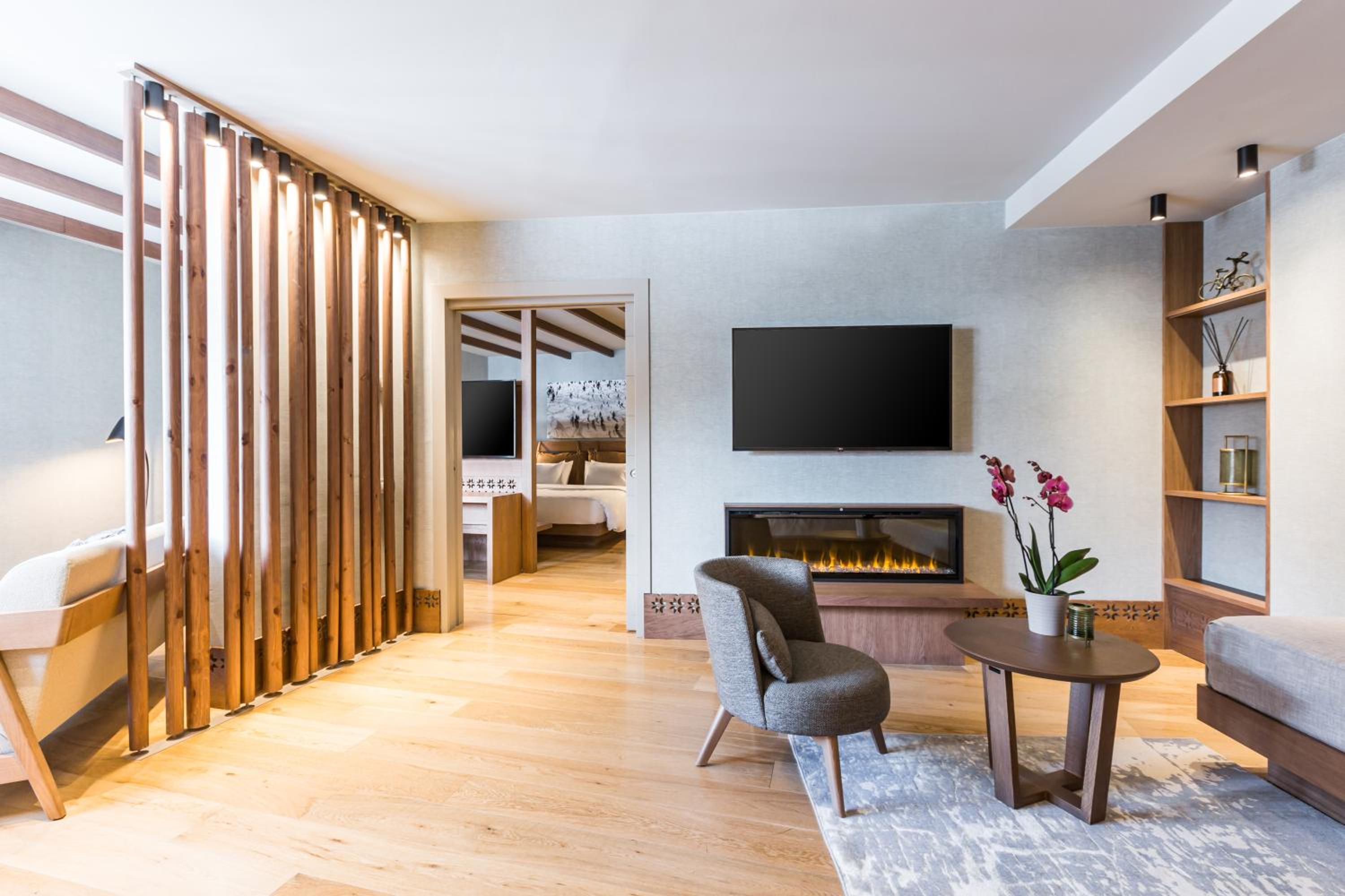 Premier Suite with Dolomites View - Photo 8