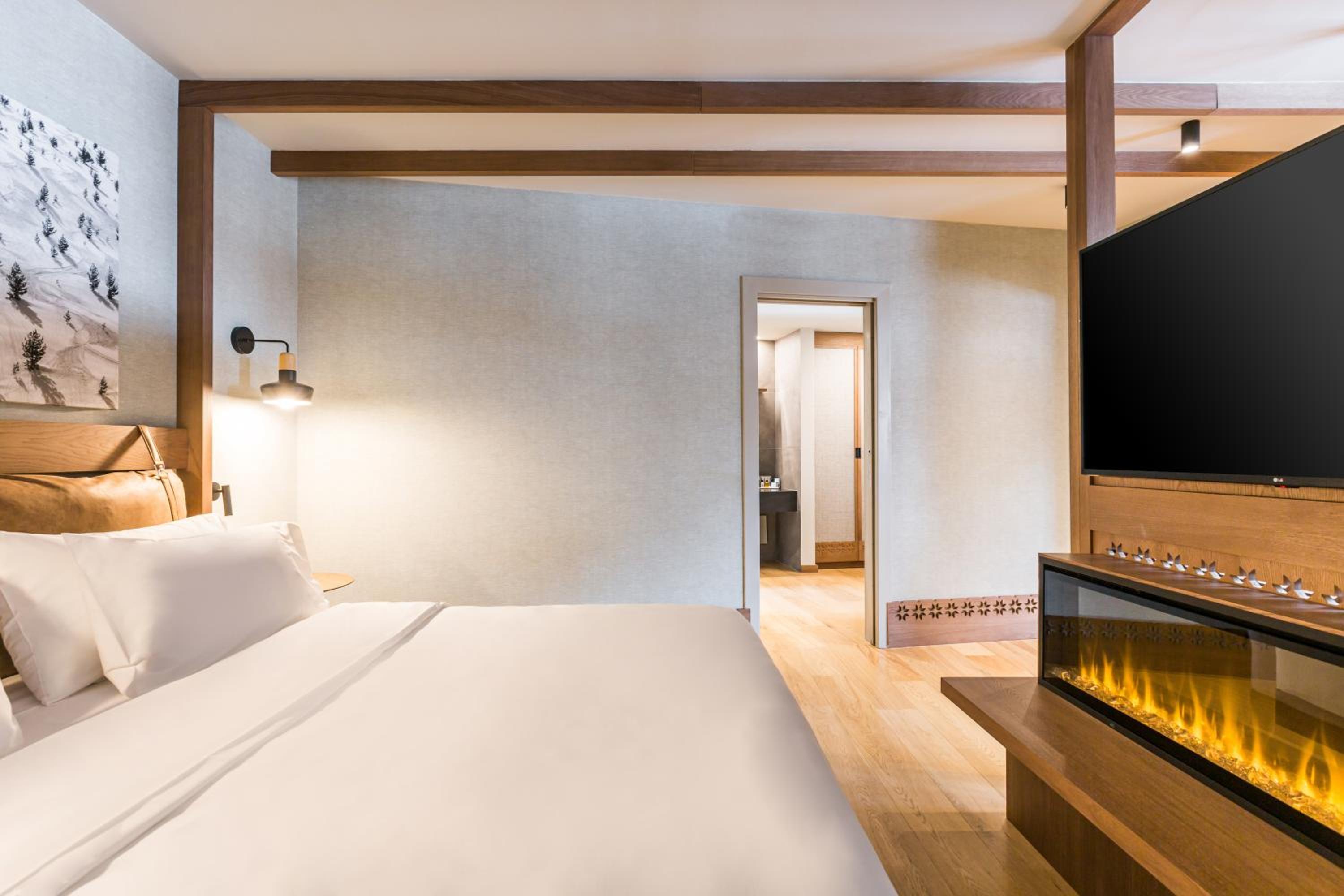 Premier Suite with Dolomites View - Photo 7