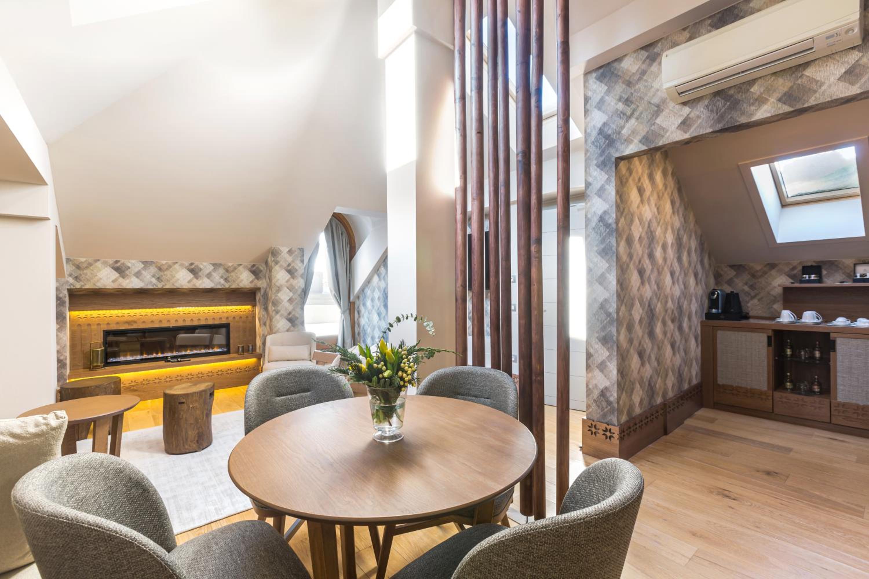 Royal Suite Savoia with View And Terrace - Photo 9