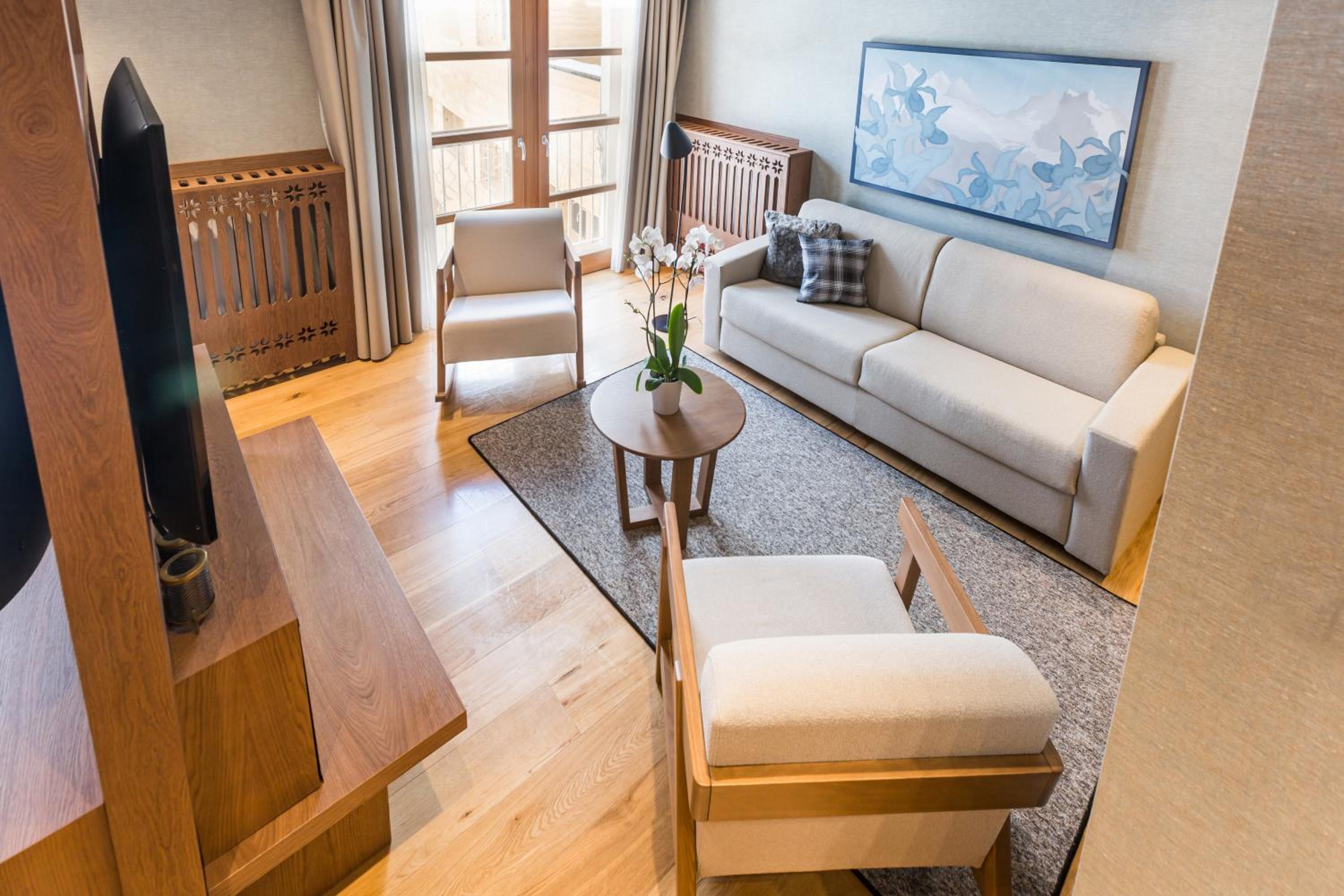 Suite with Dolomites View  - Photo 3
