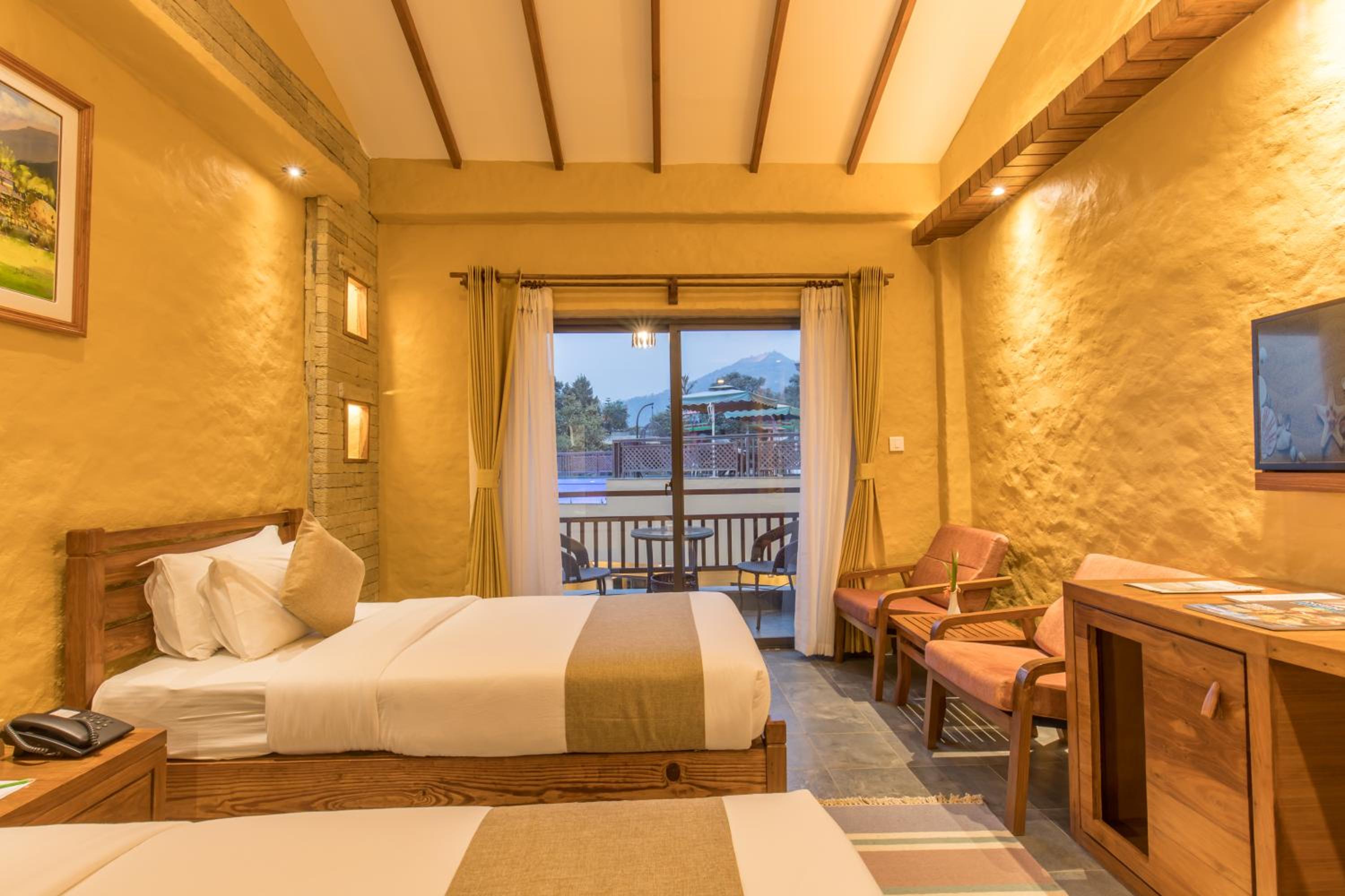 Superior Family Room with Free Airport Transfers - Photo 3