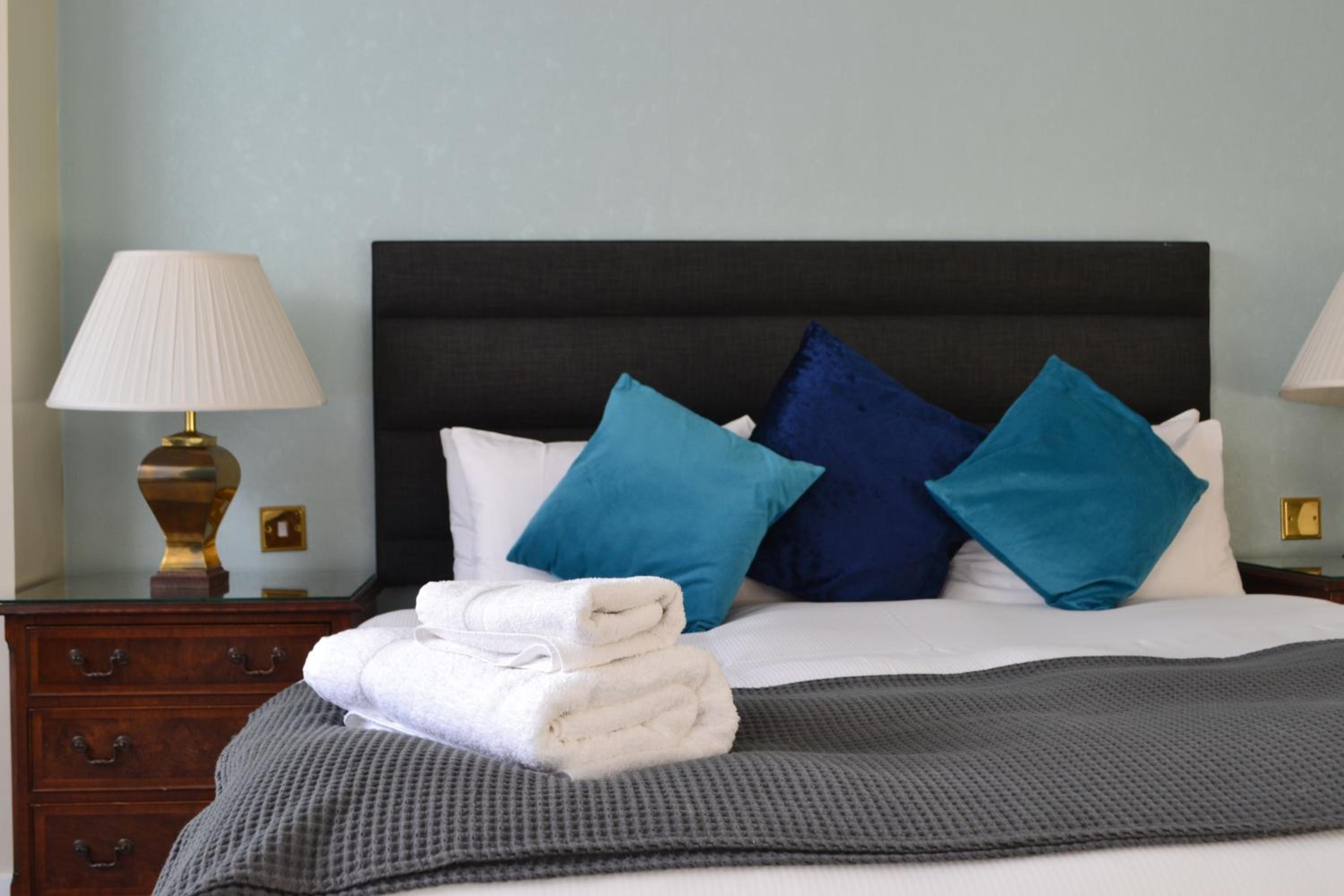 Luxury Suite - Photo 11