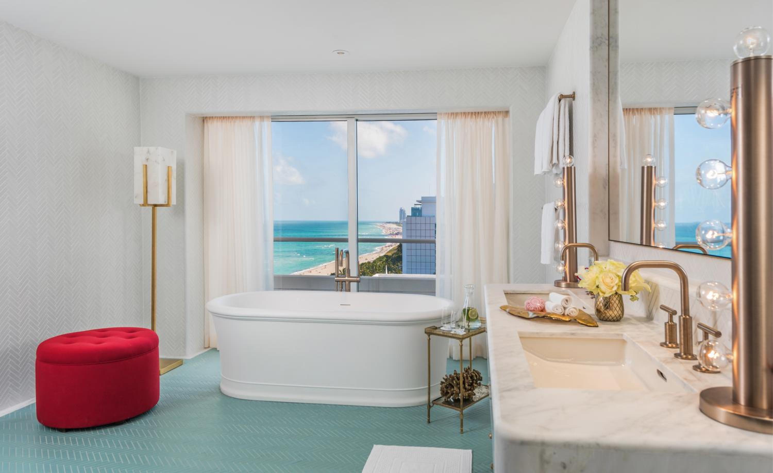 Premier Three-Bedroom King Suite - Oceanfront thumbnail 6