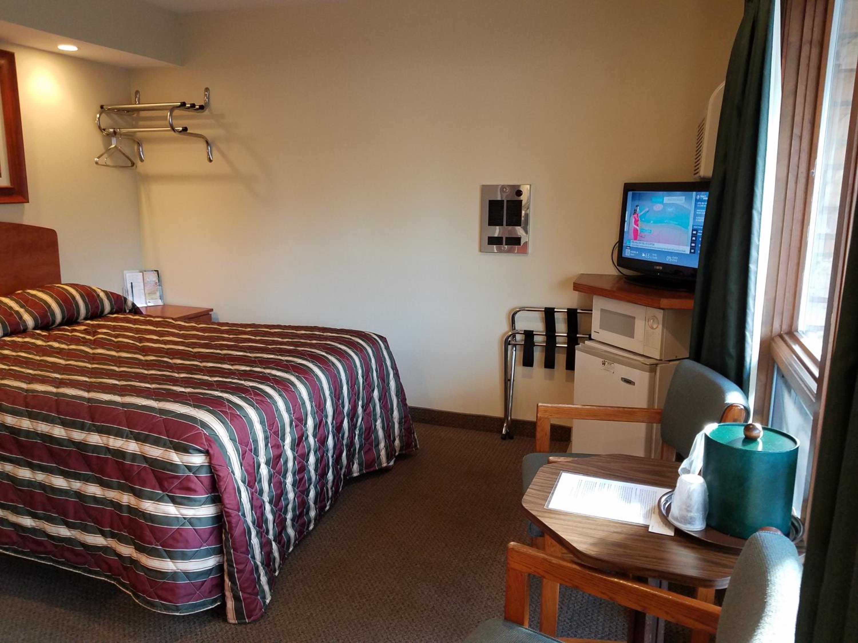 Budget Double Room - Photo 2