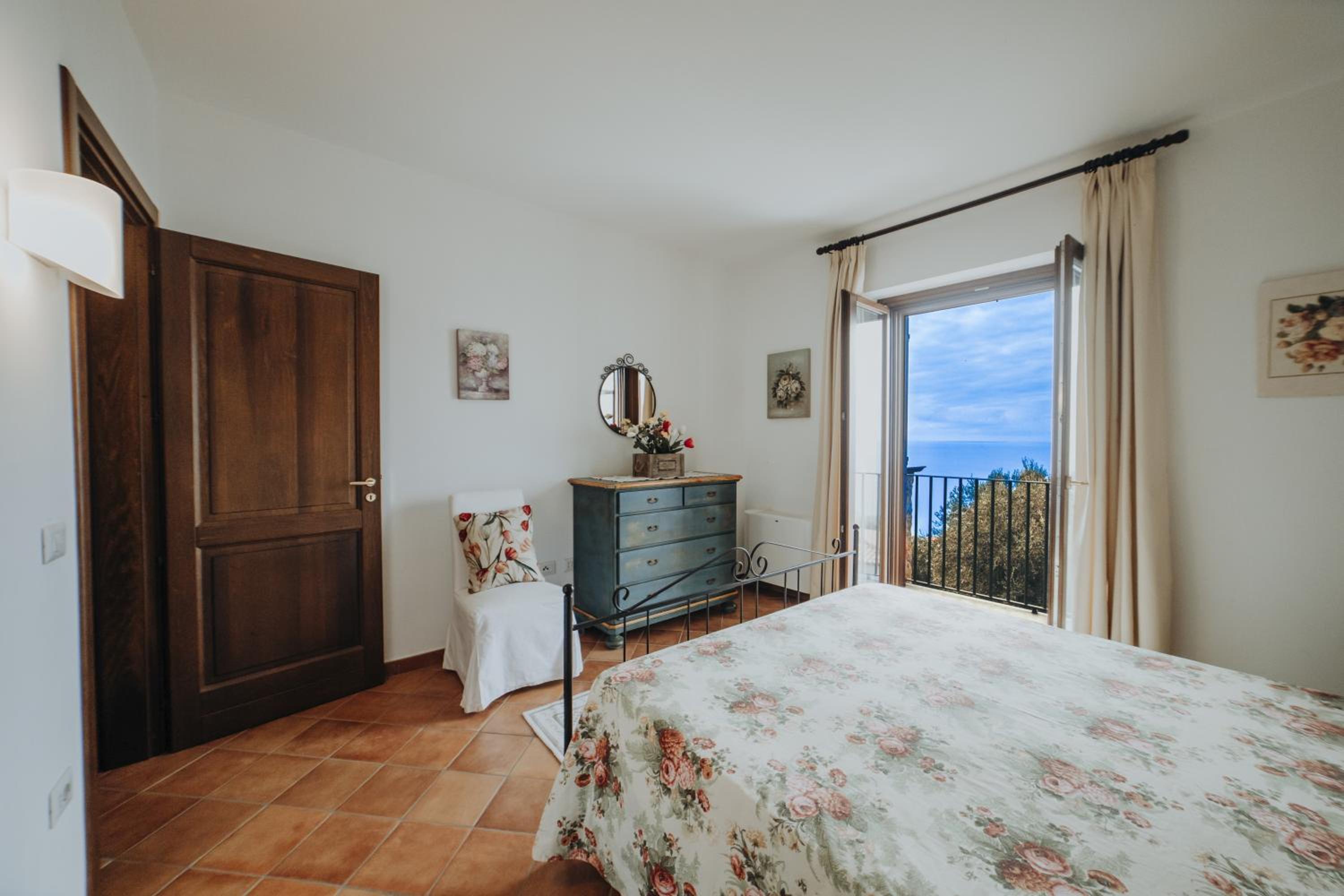Apartment with Terrace photo 3