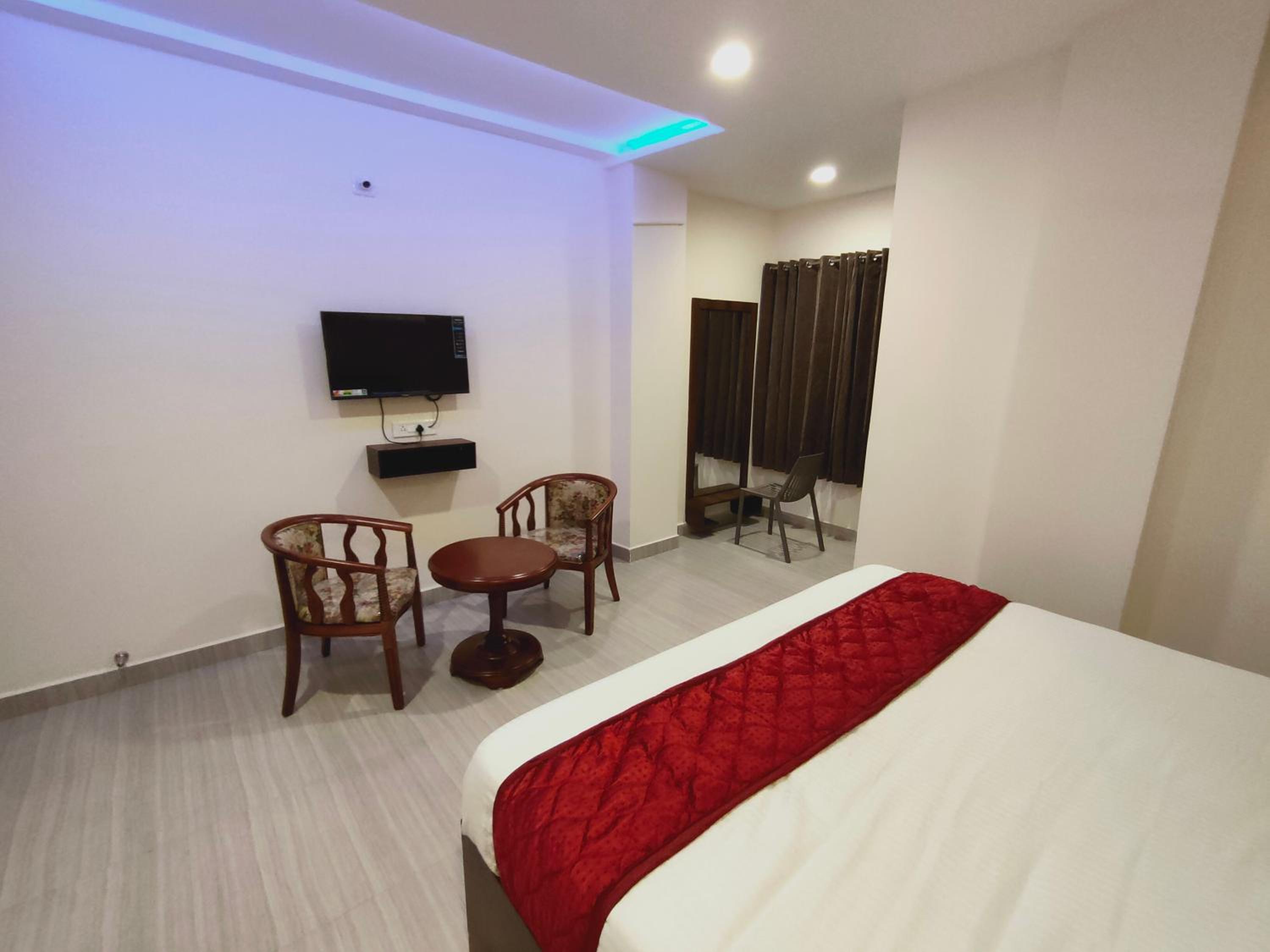 Deluxe Double Room - Photo 1
