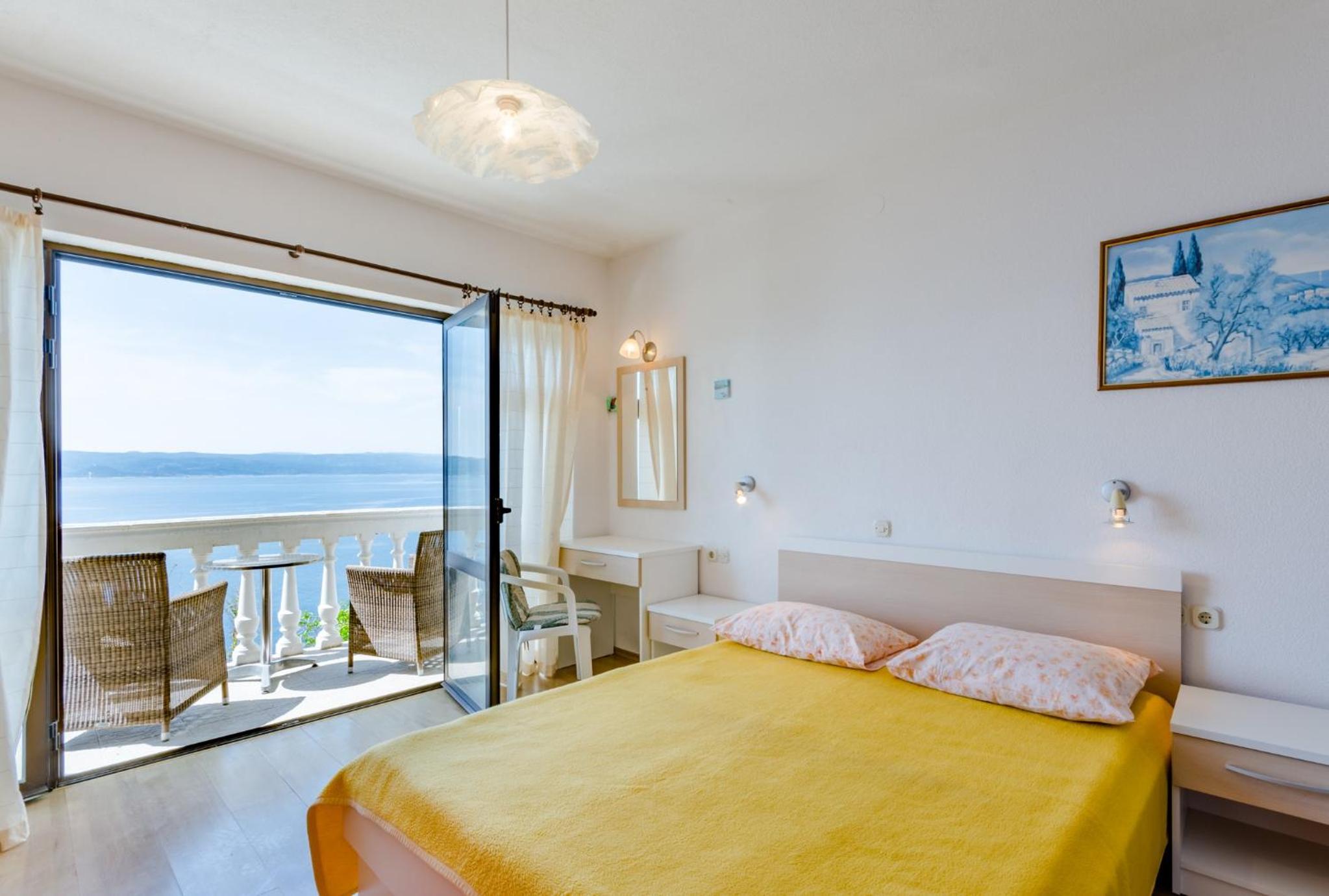 Studio Apartment with Balcony