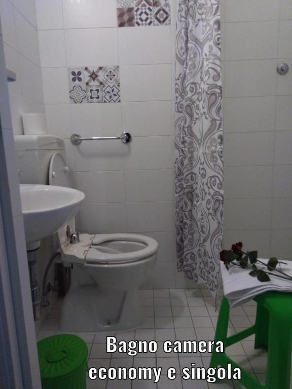 Economy Double or Twin Room - Photo 7