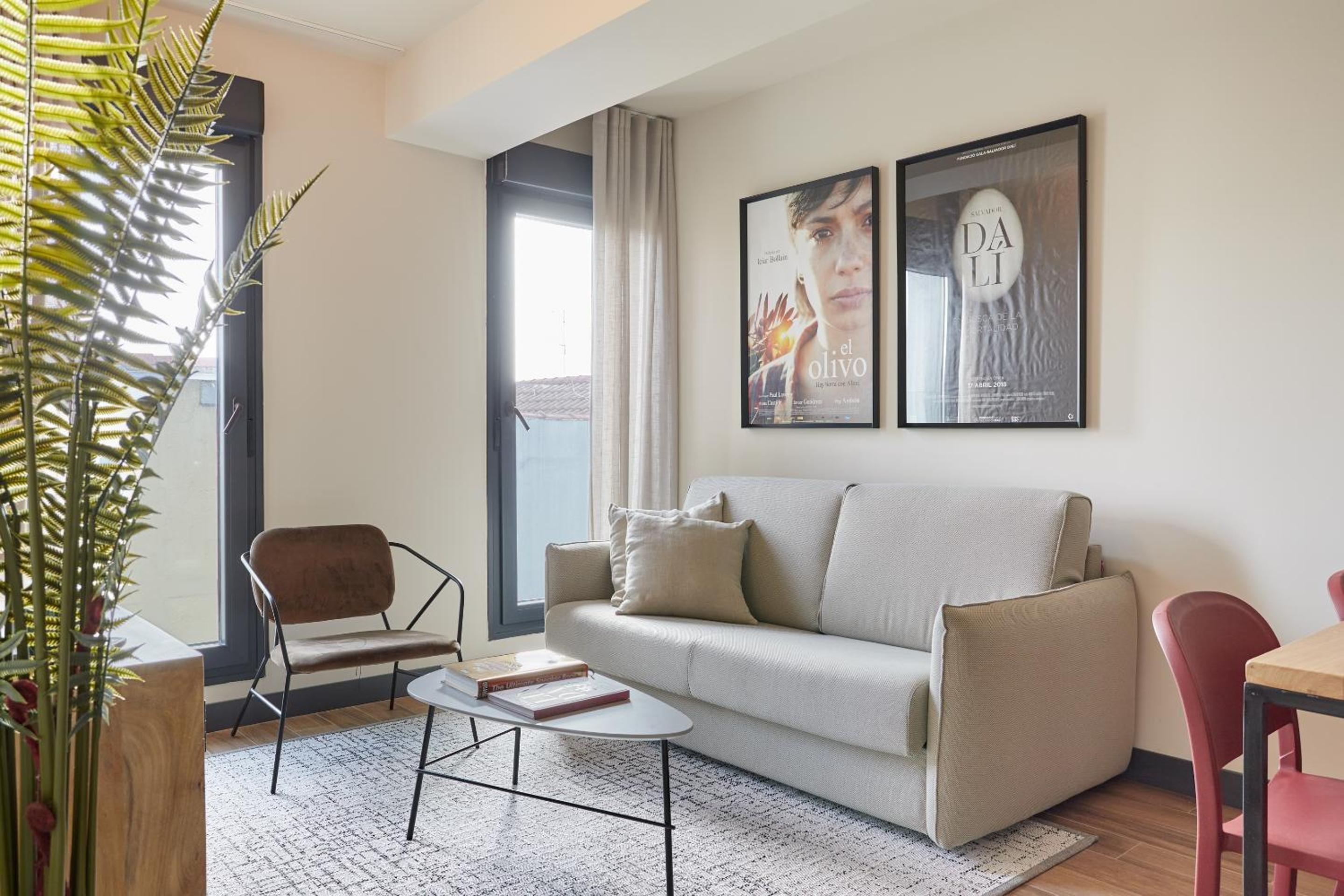 One-Bedroom Apartment - Photo 1