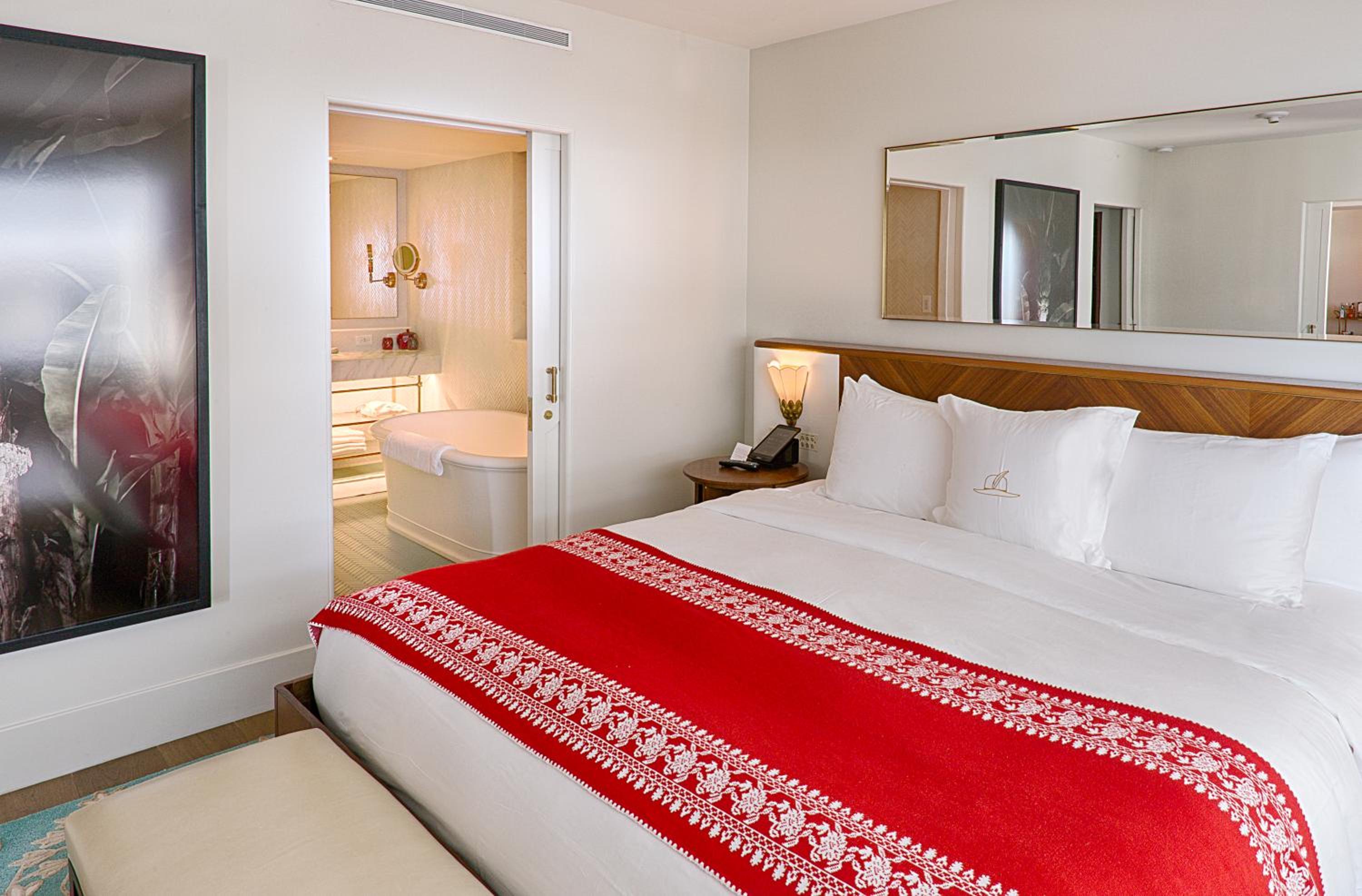 One-Bedroom King Suite with Ocean View