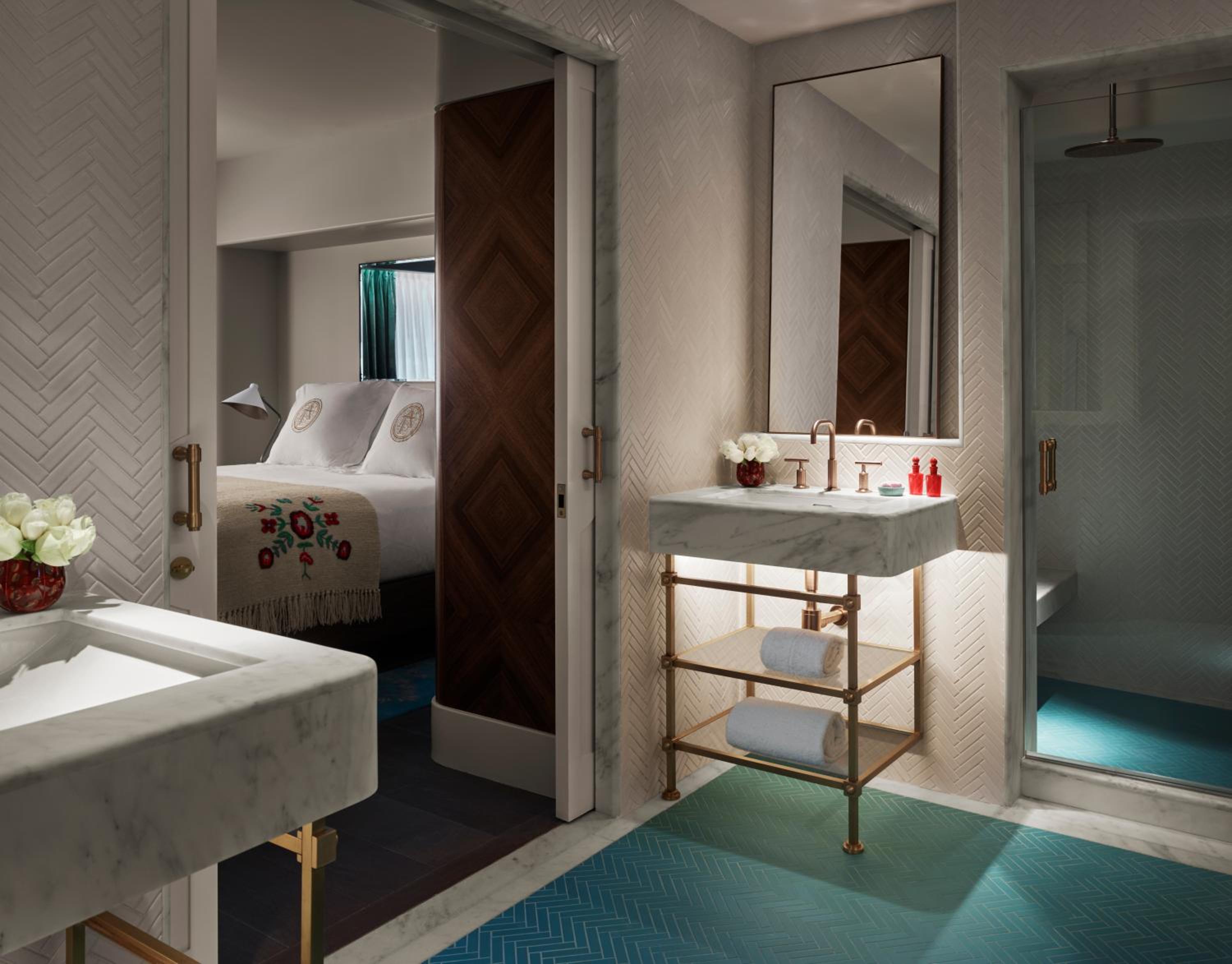 Premier Oceanfront Junior King Suite - Hearing Impared