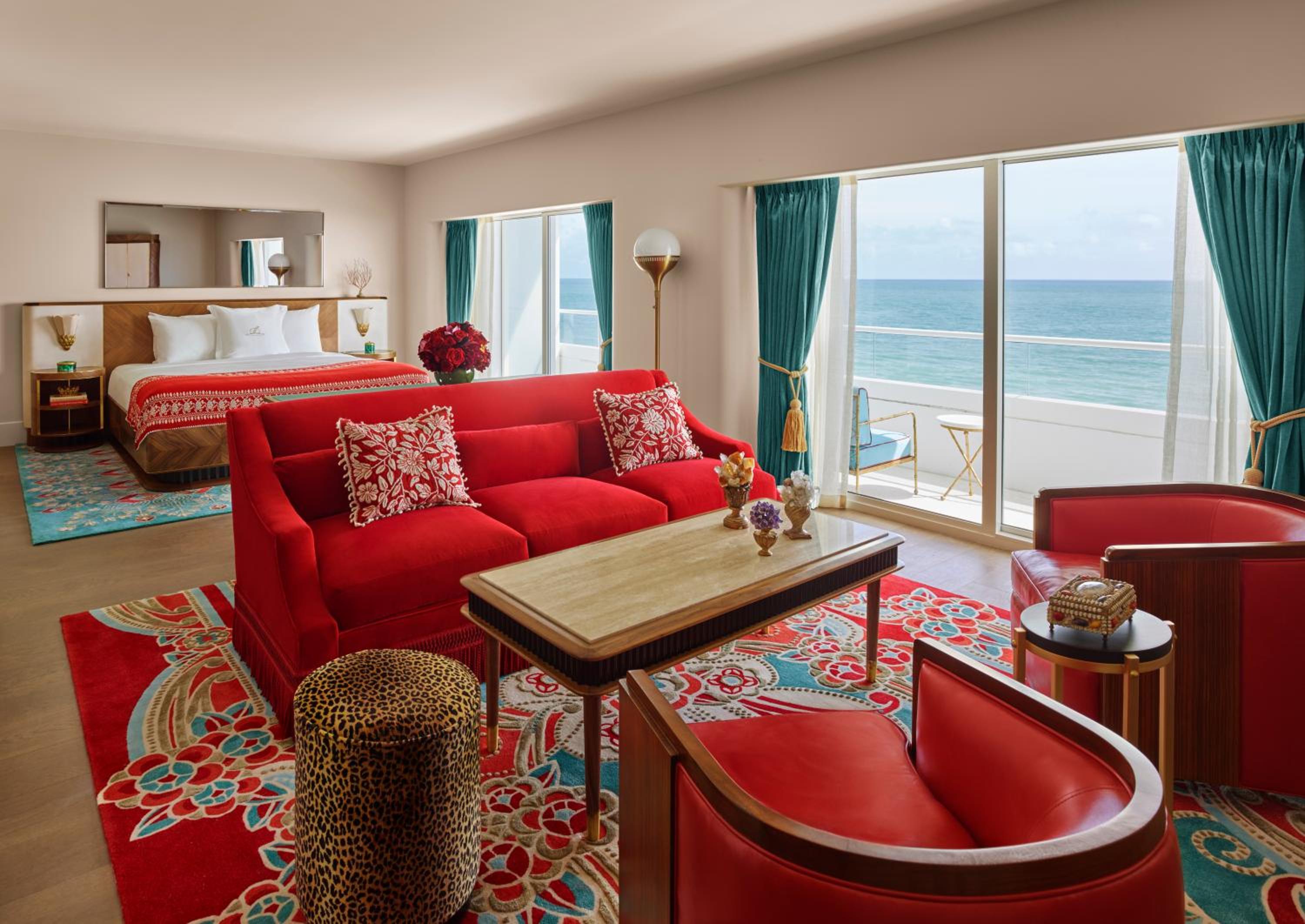 Premier Oceanfront Junior King Suite - Hearing Impared