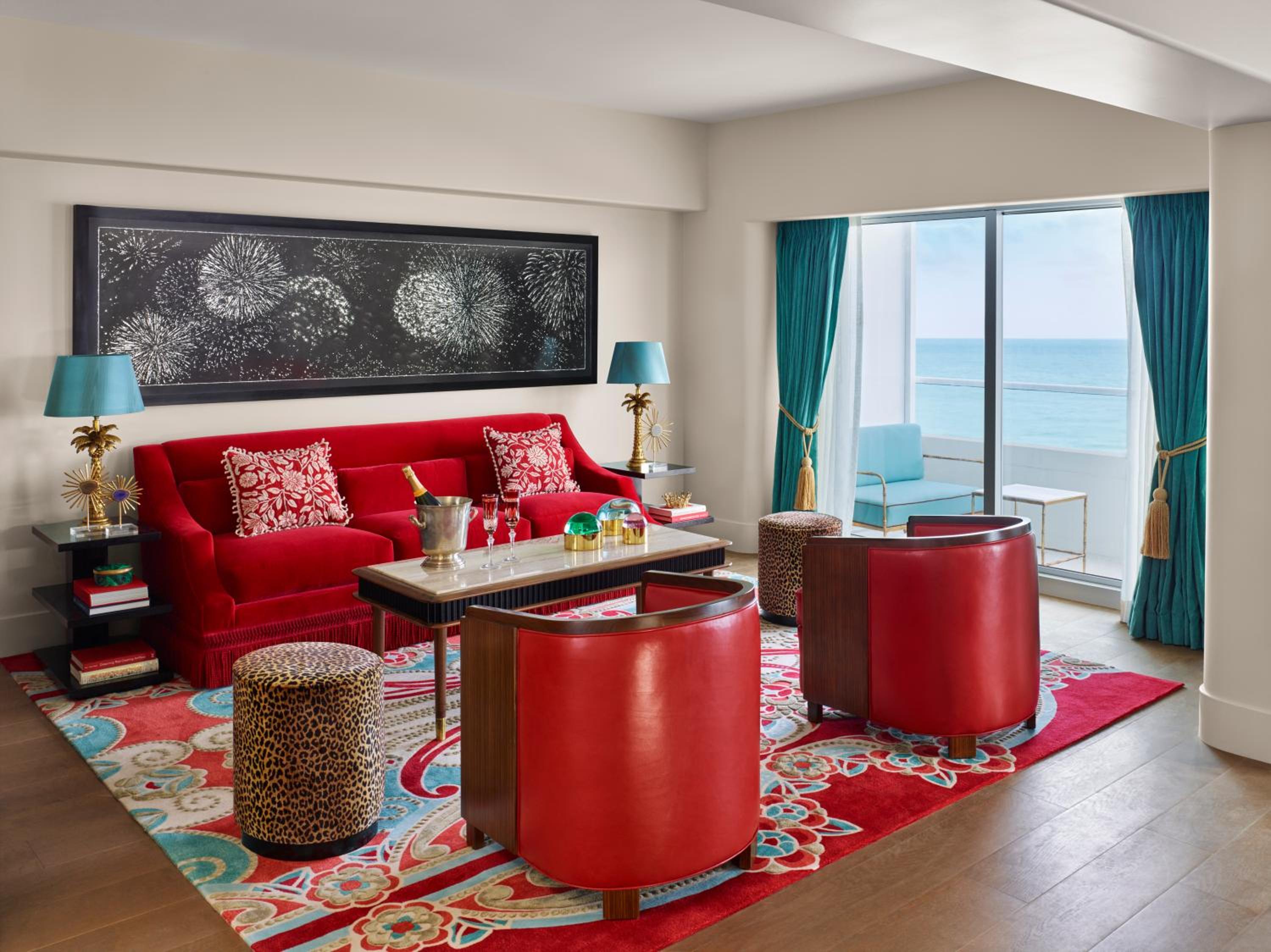 Premier Corner Junior King Suite - Oceanfront